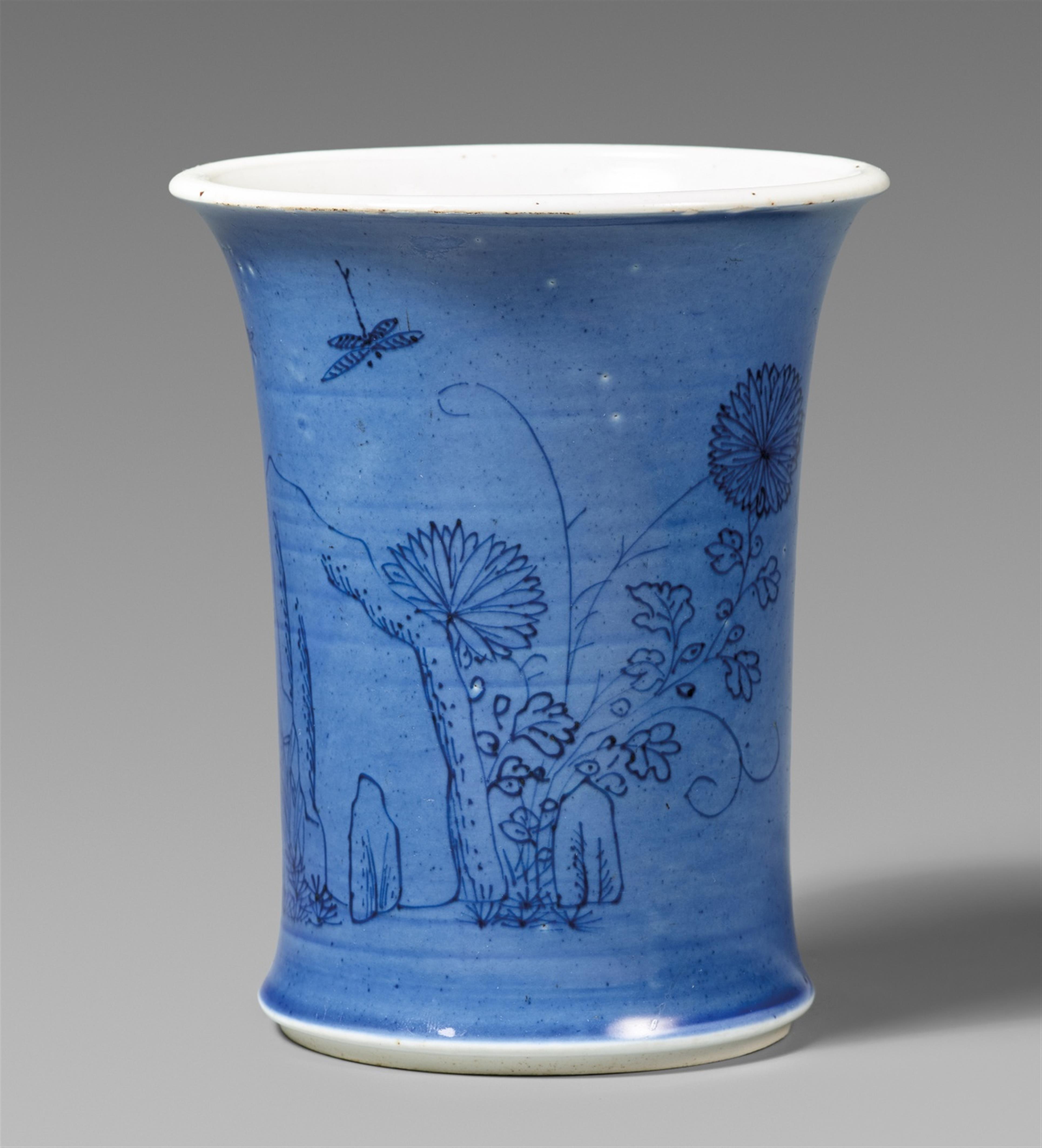 A blue-glazed brush pot (bitong). Qing dynasty (1644-1911) - image-1