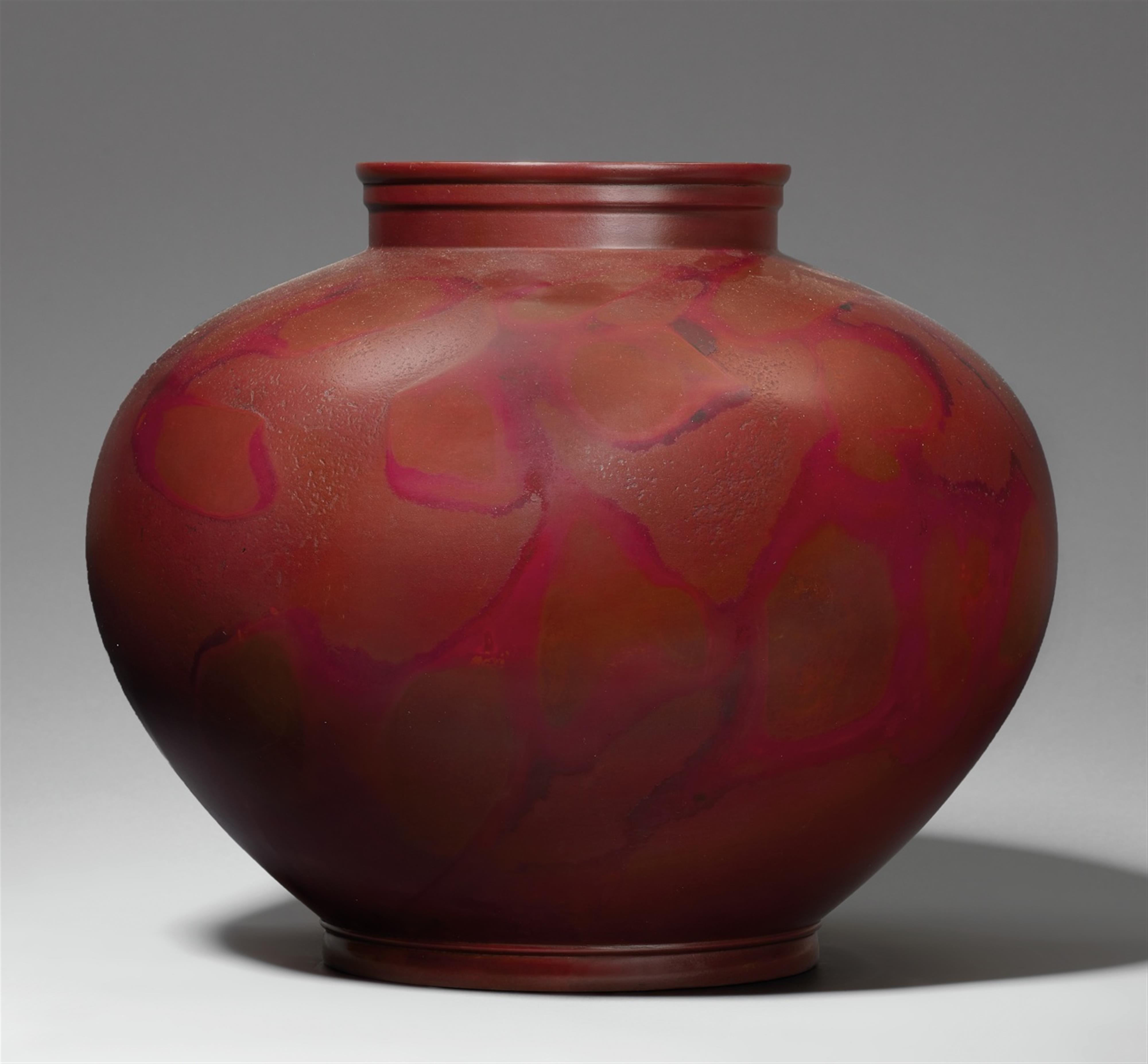 Große Vase. Bronze mit kastanienbrauner Patina. 2. Hälfte 20. Jh. - image-1