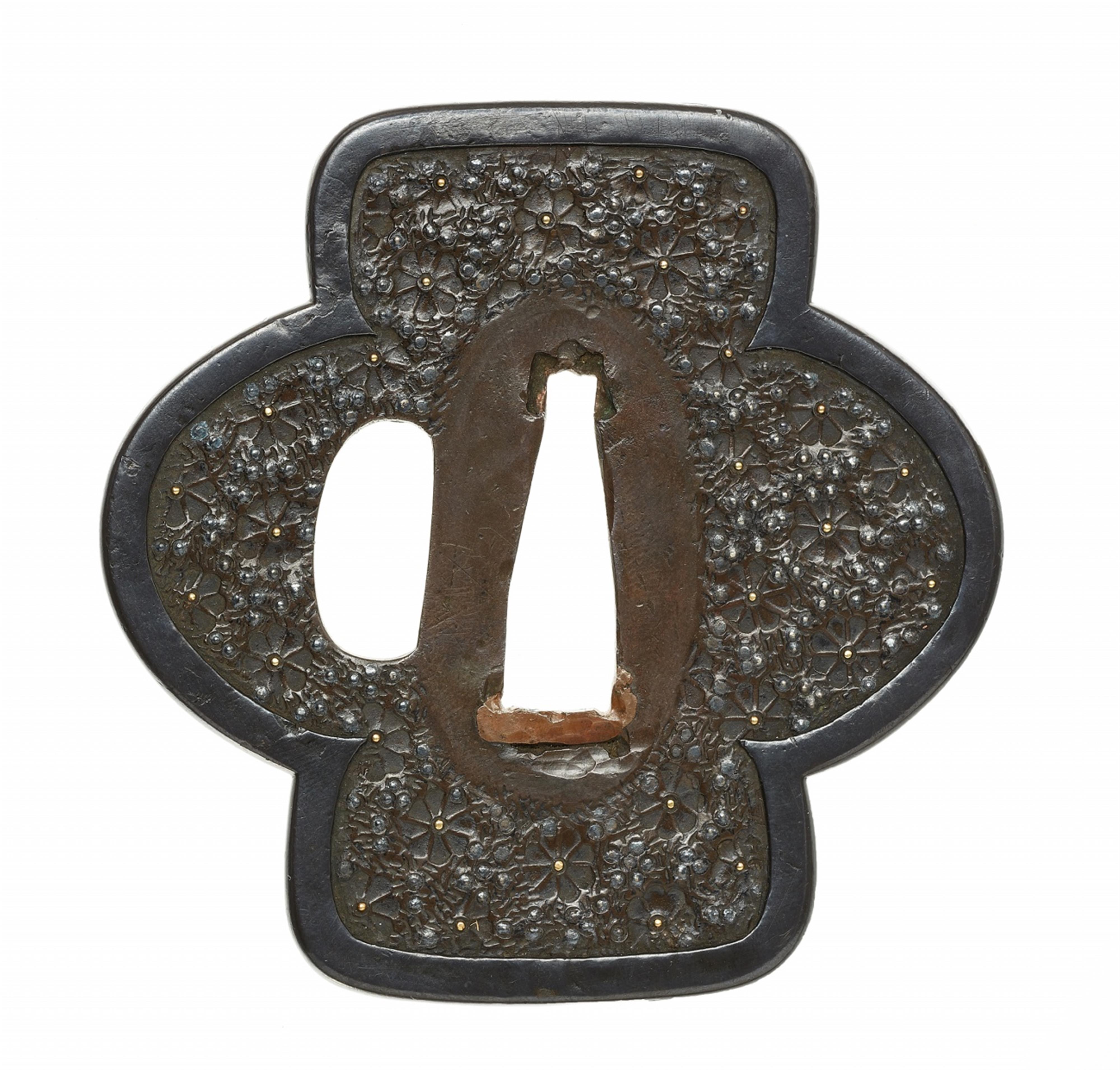 Tachi-tsuba. Yamagane (shibuichi). Kanagushi-Arbeit. Edo-Zeit, 17. Jh. - image-1