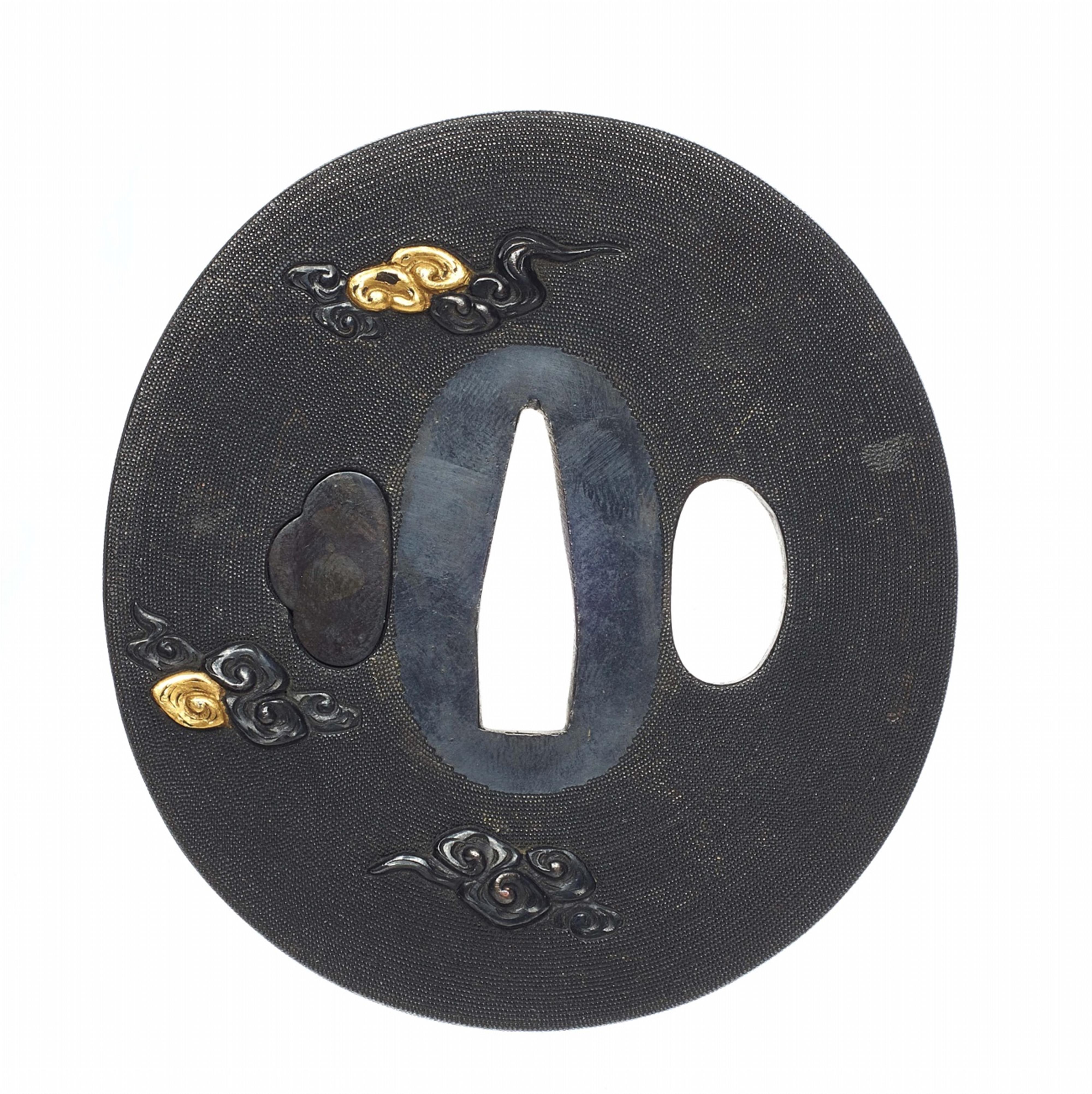 A Gotô shakudô tsuba. Edo period, 17th century - image-2