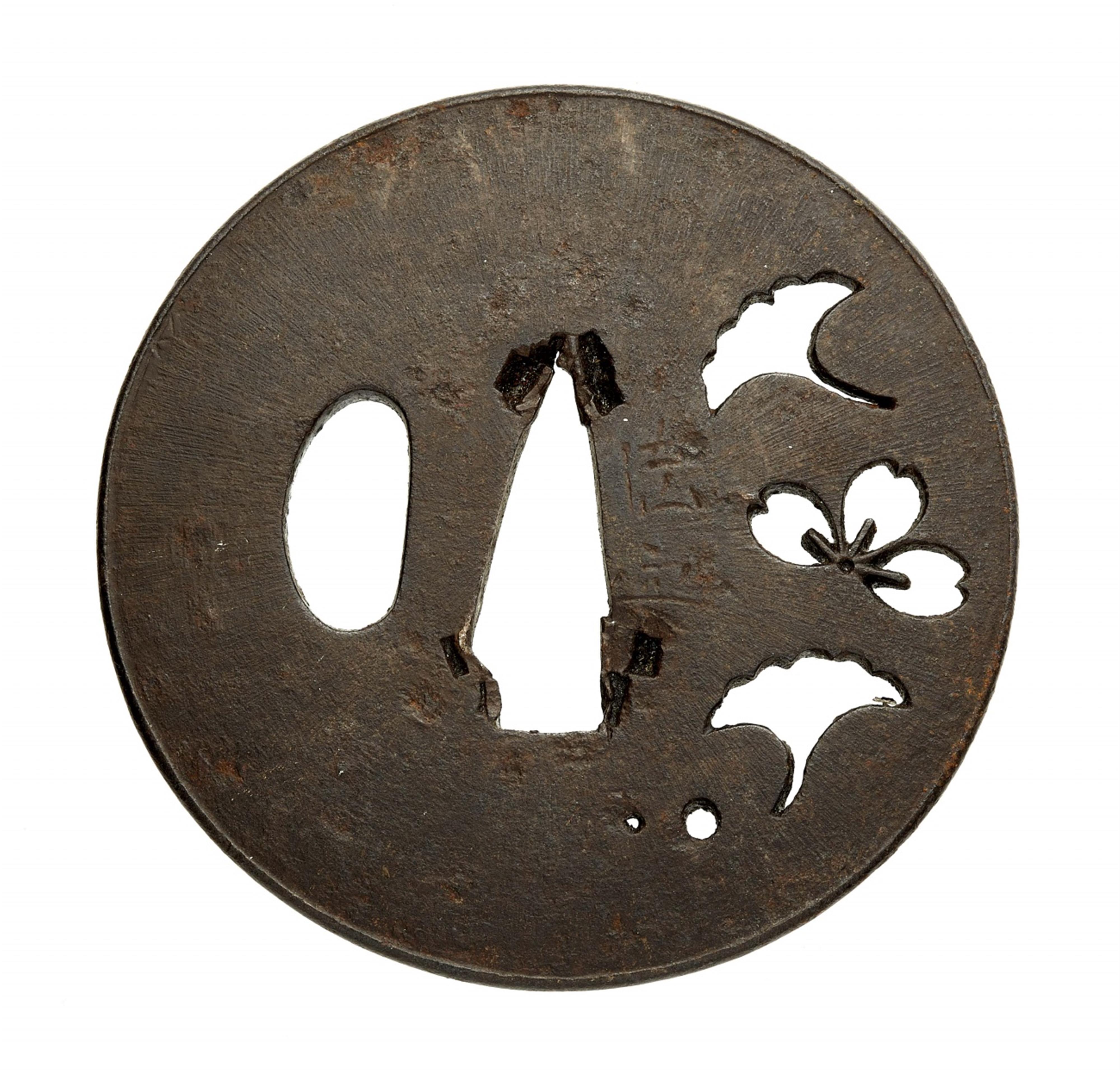 Drei sukashi-tsuba. Eisen. Edo-Zeit, 17. Jh. - image-1