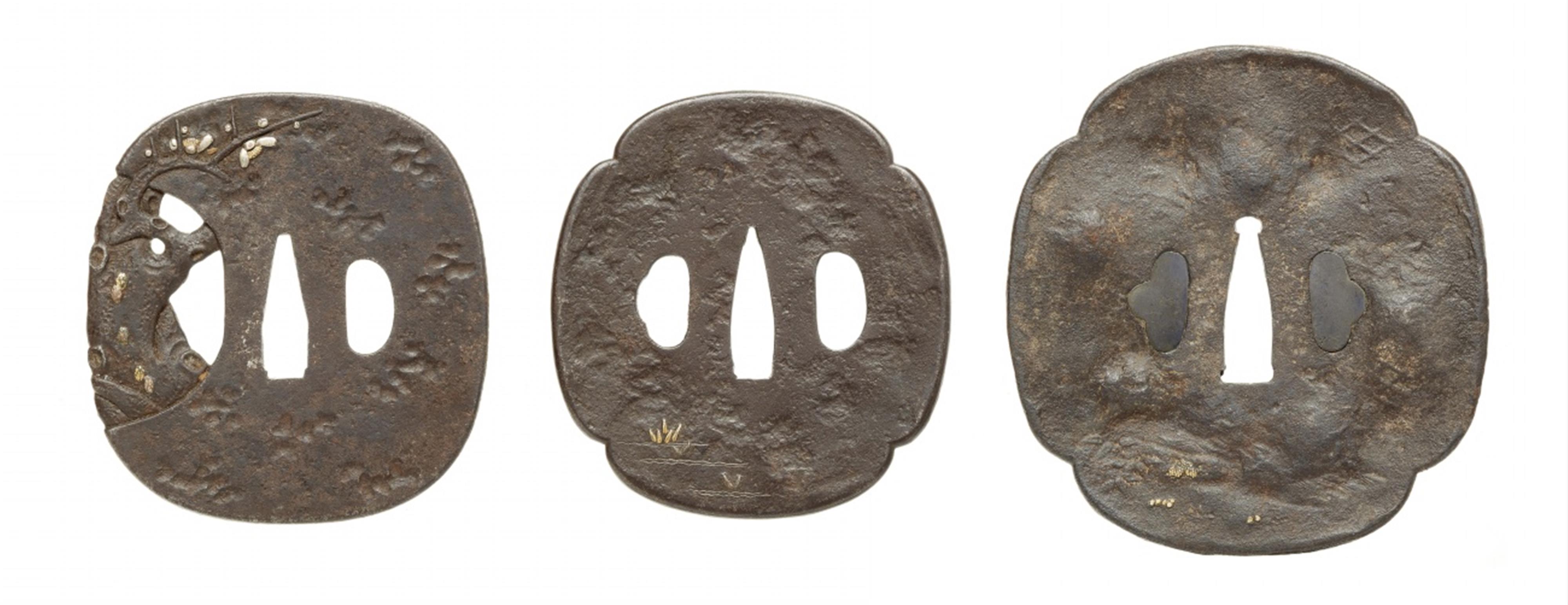 Three large iron tsuba. Edo period - image-2