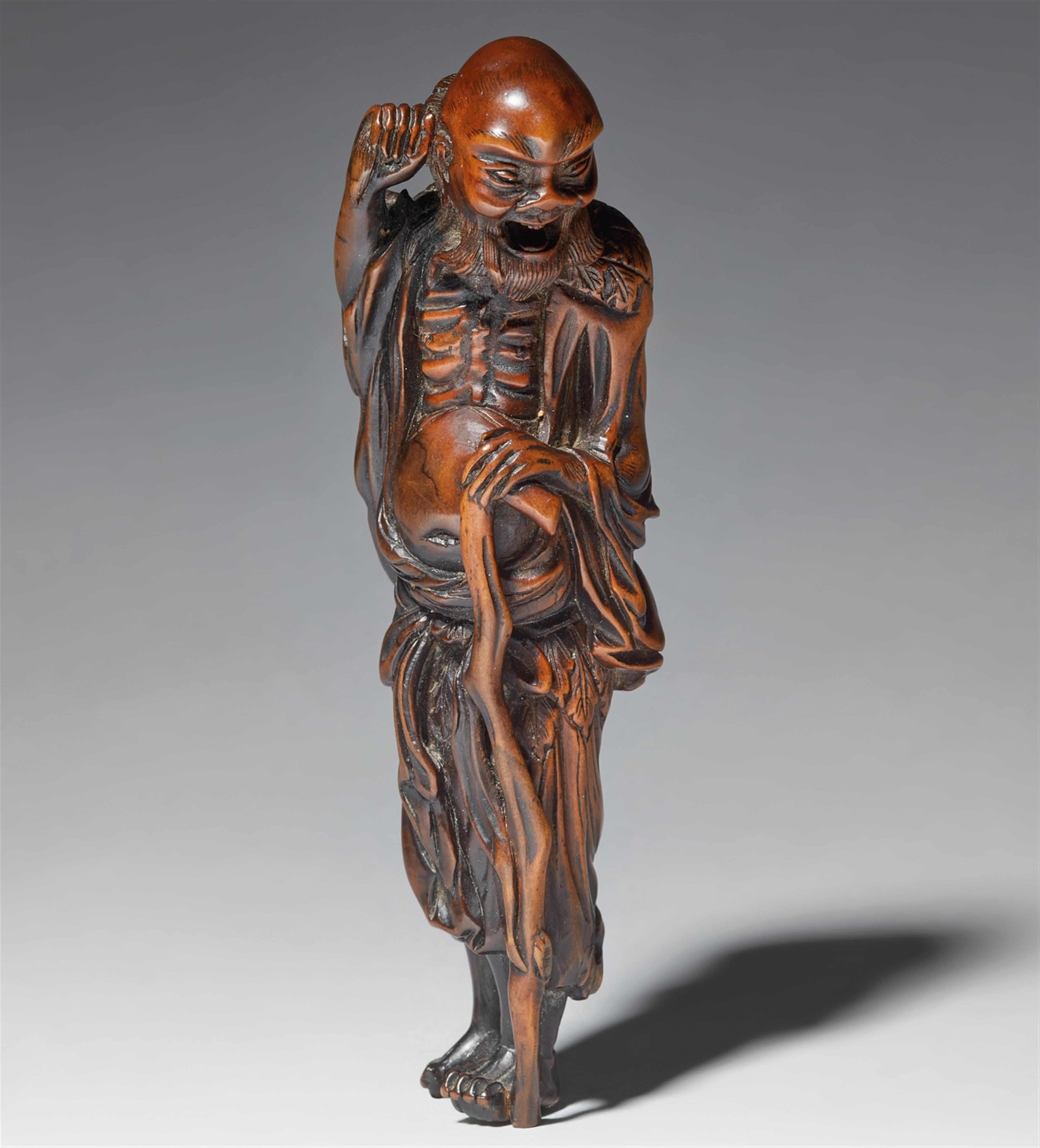 A large boxwood netsuke of a Gama Sennin. 18th century - image-1