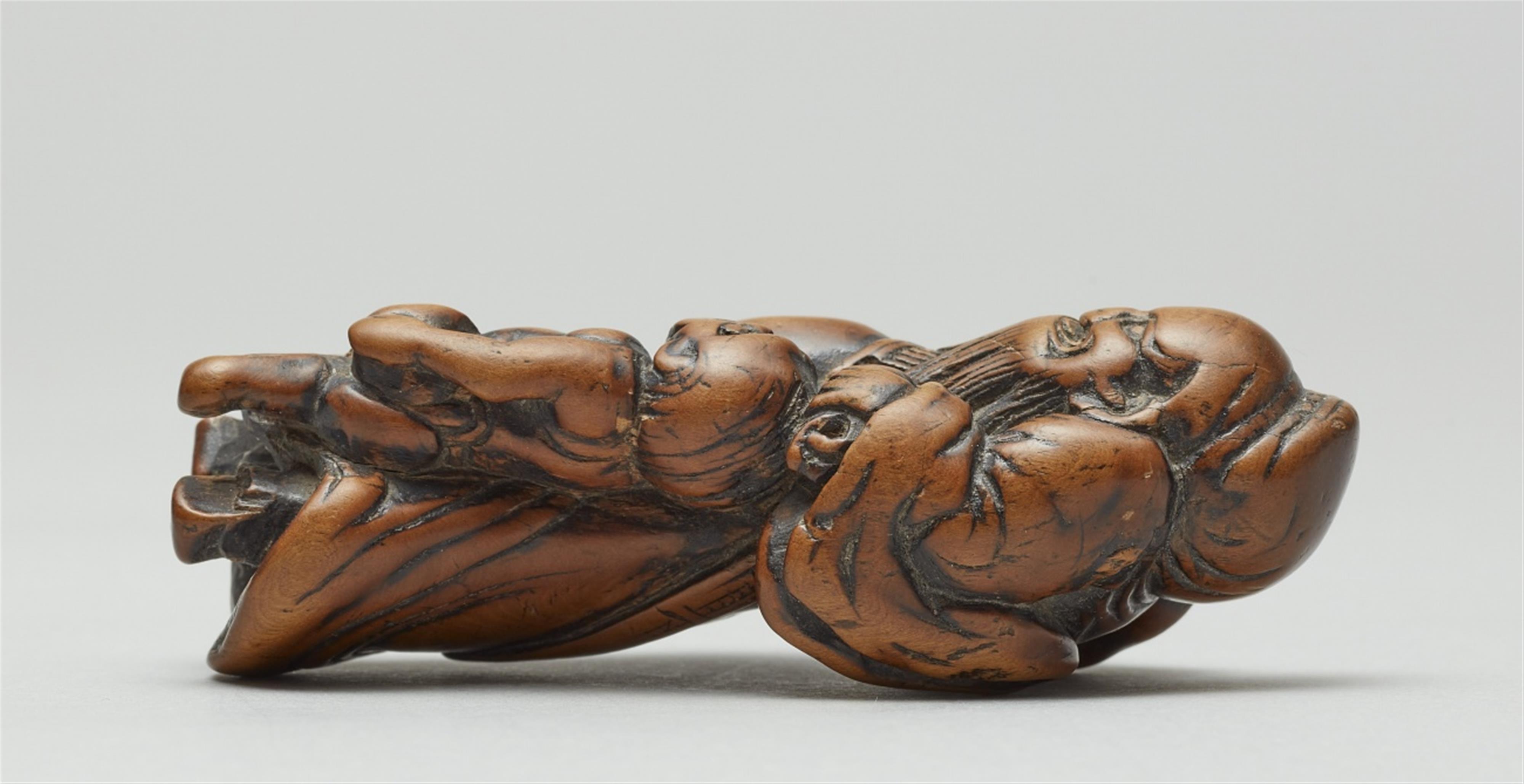 A boxwood netsuke of Shoki and oni. 18th century - image-4