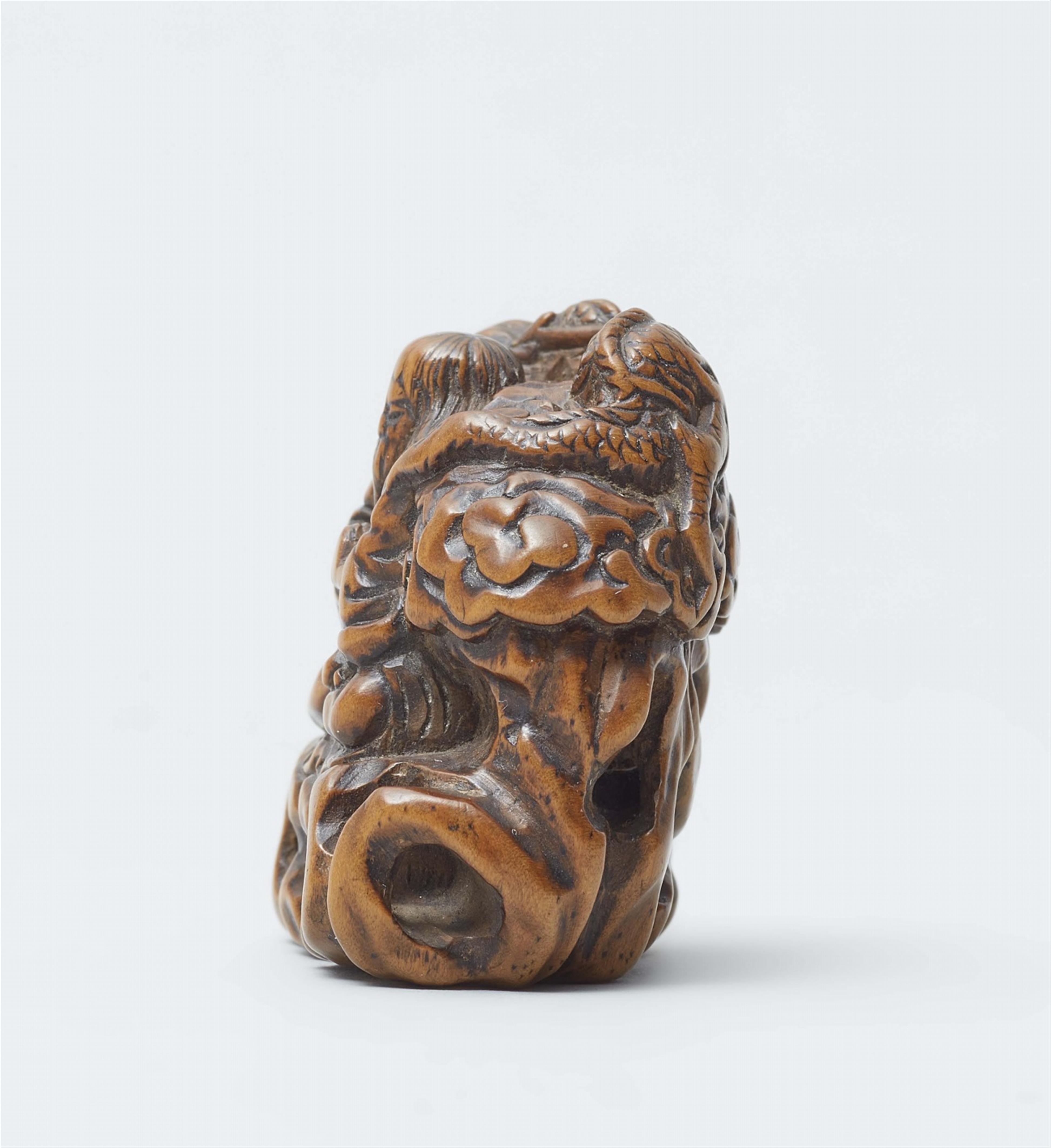 A boxwood netsuke of Rakan Handaka Sonja. First half 19th century - image-4