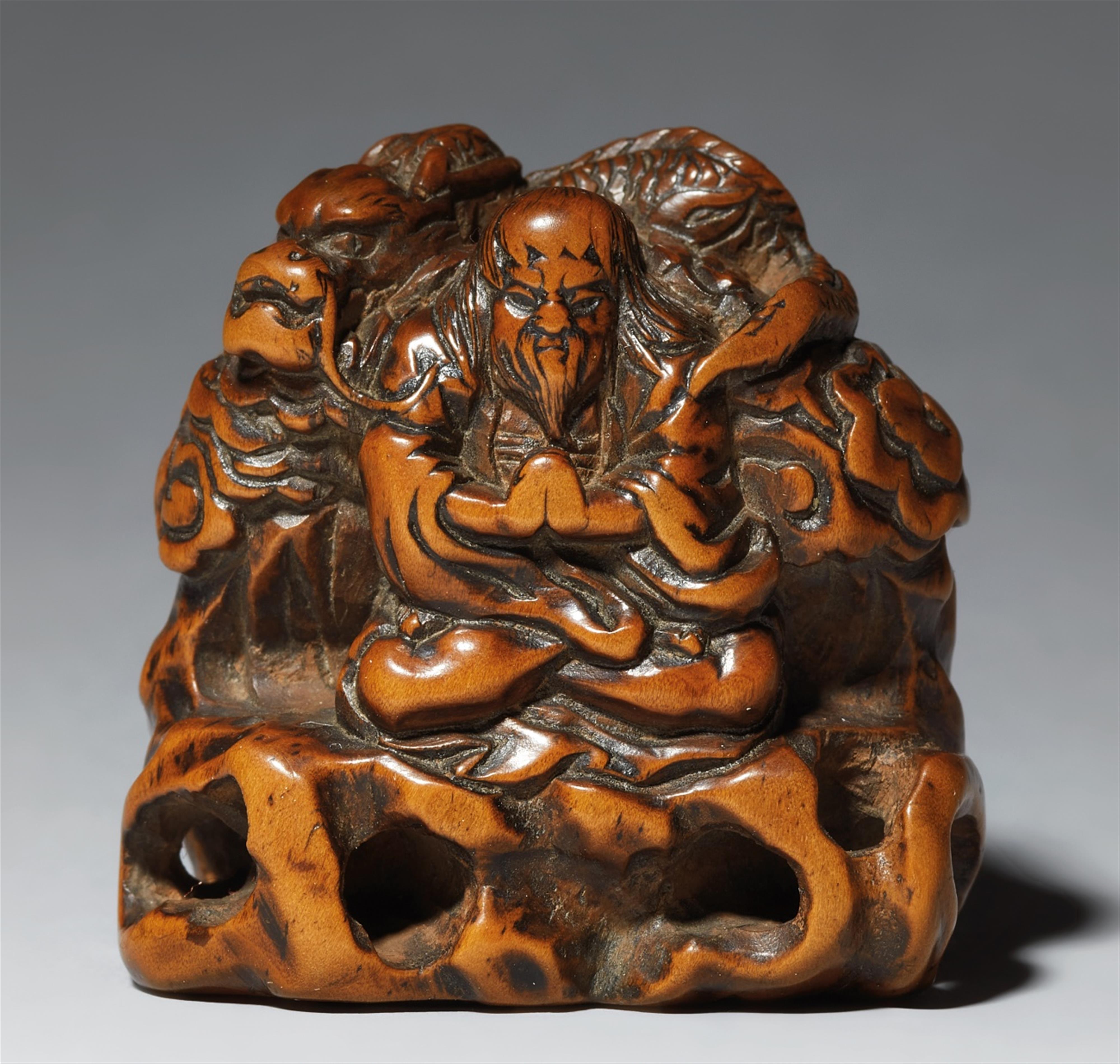 A boxwood netsuke of Rakan Handaka Sonja. First half 19th century - image-1