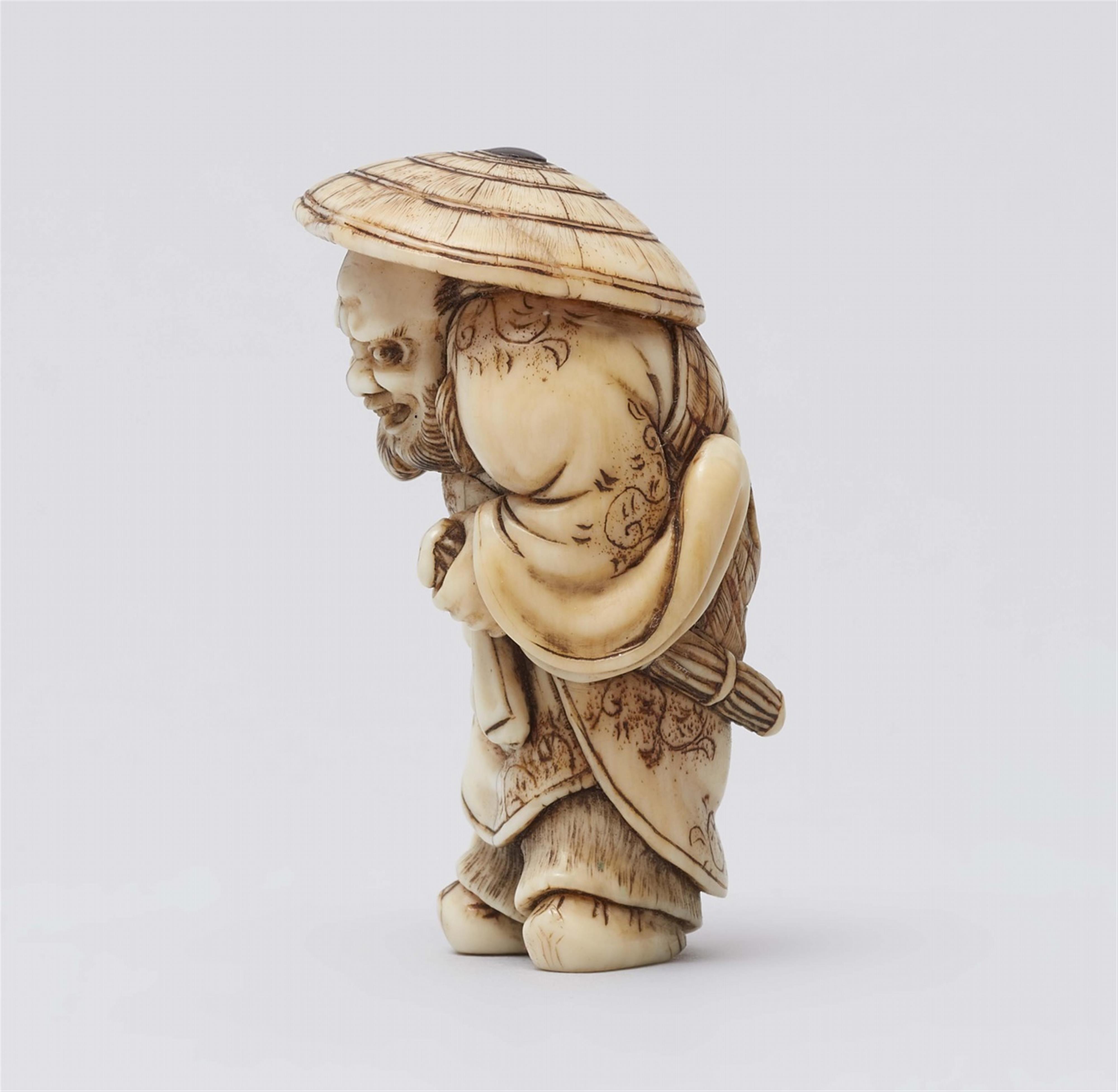 An ivory netsuke of Shoki. First half 19th century - image-2