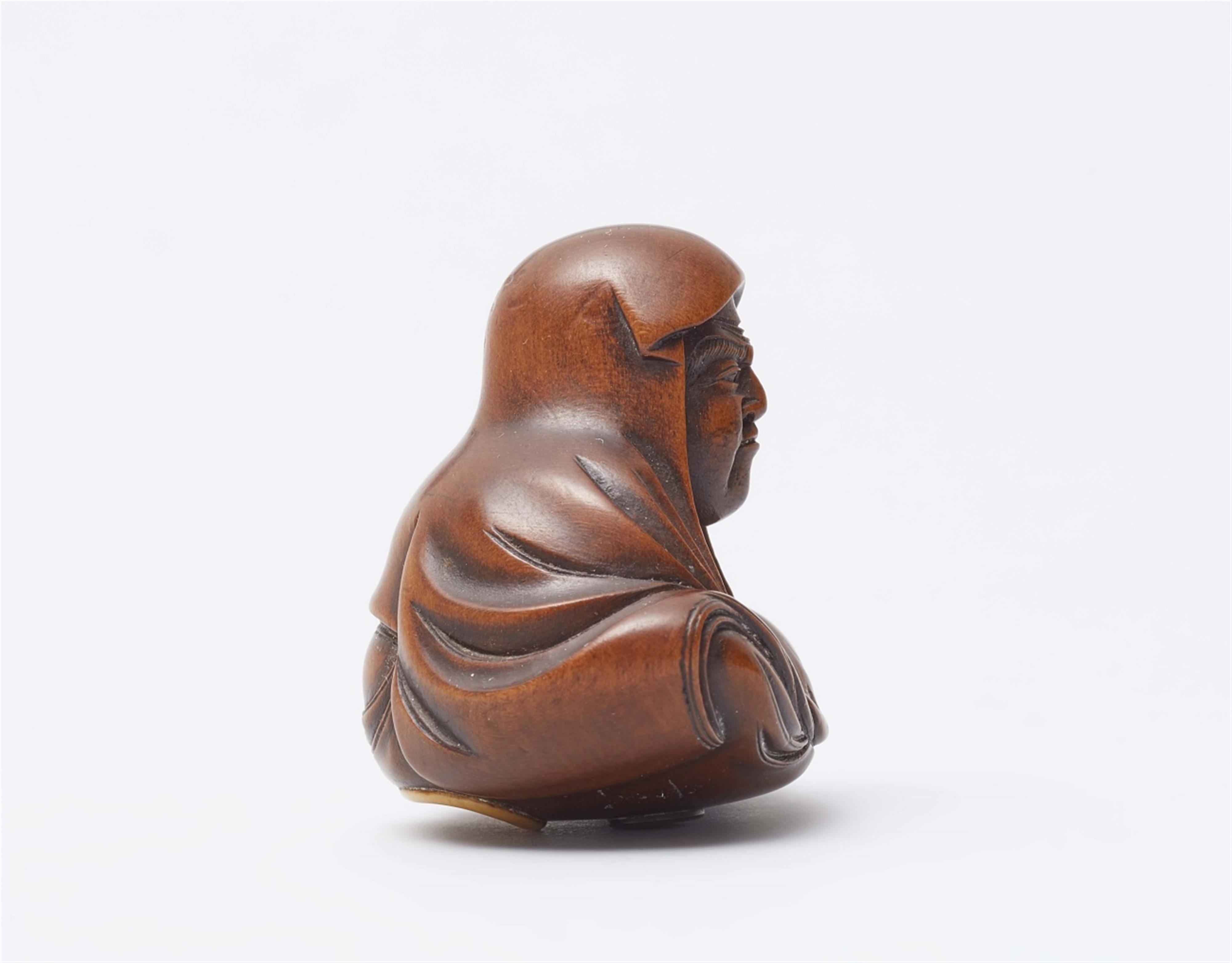 A wood netsuke of Daruma. Mid-19th century - image-2