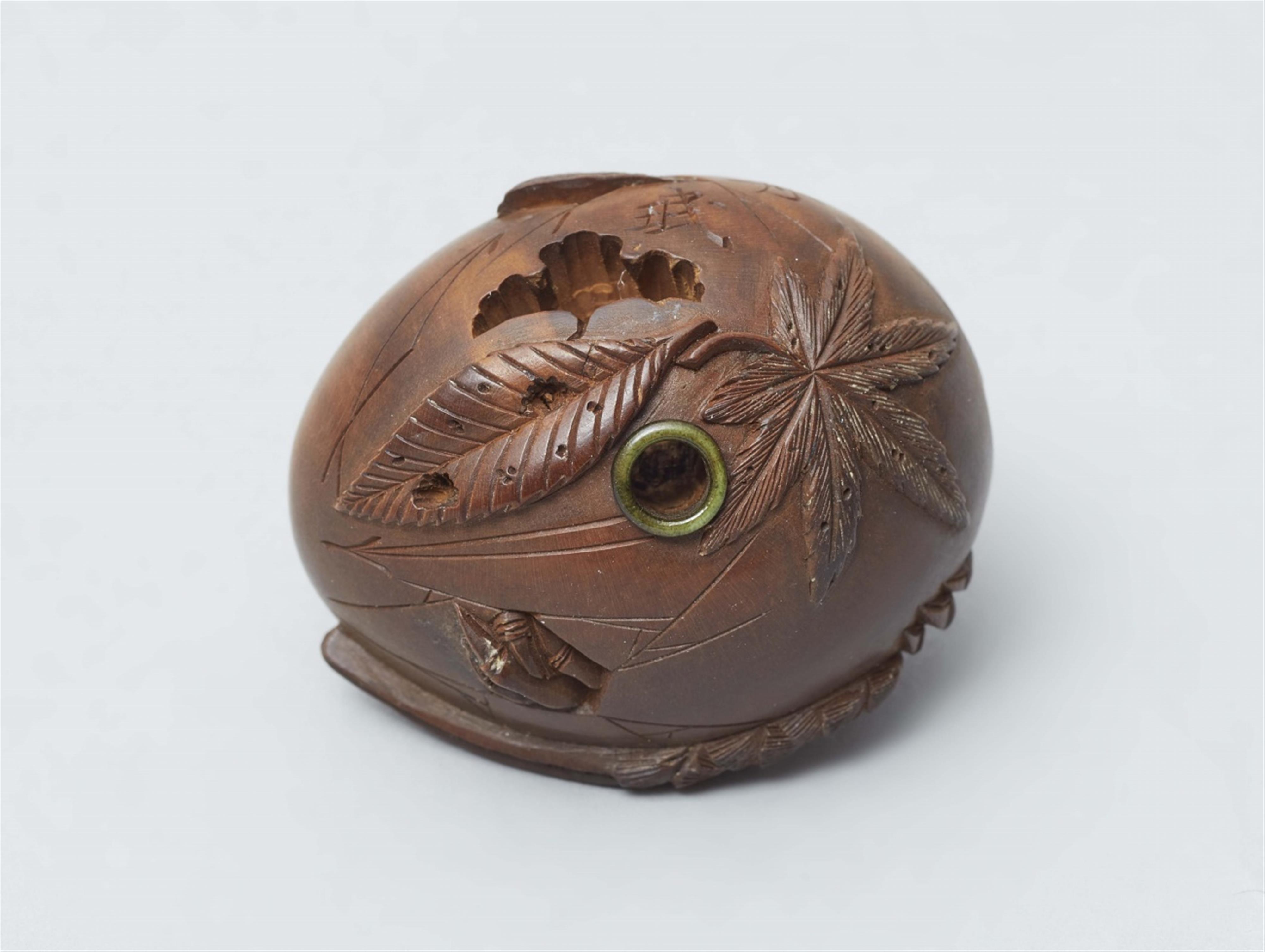 A boxwood netsuke of a tengu no tamago. Late 19th century - image-5