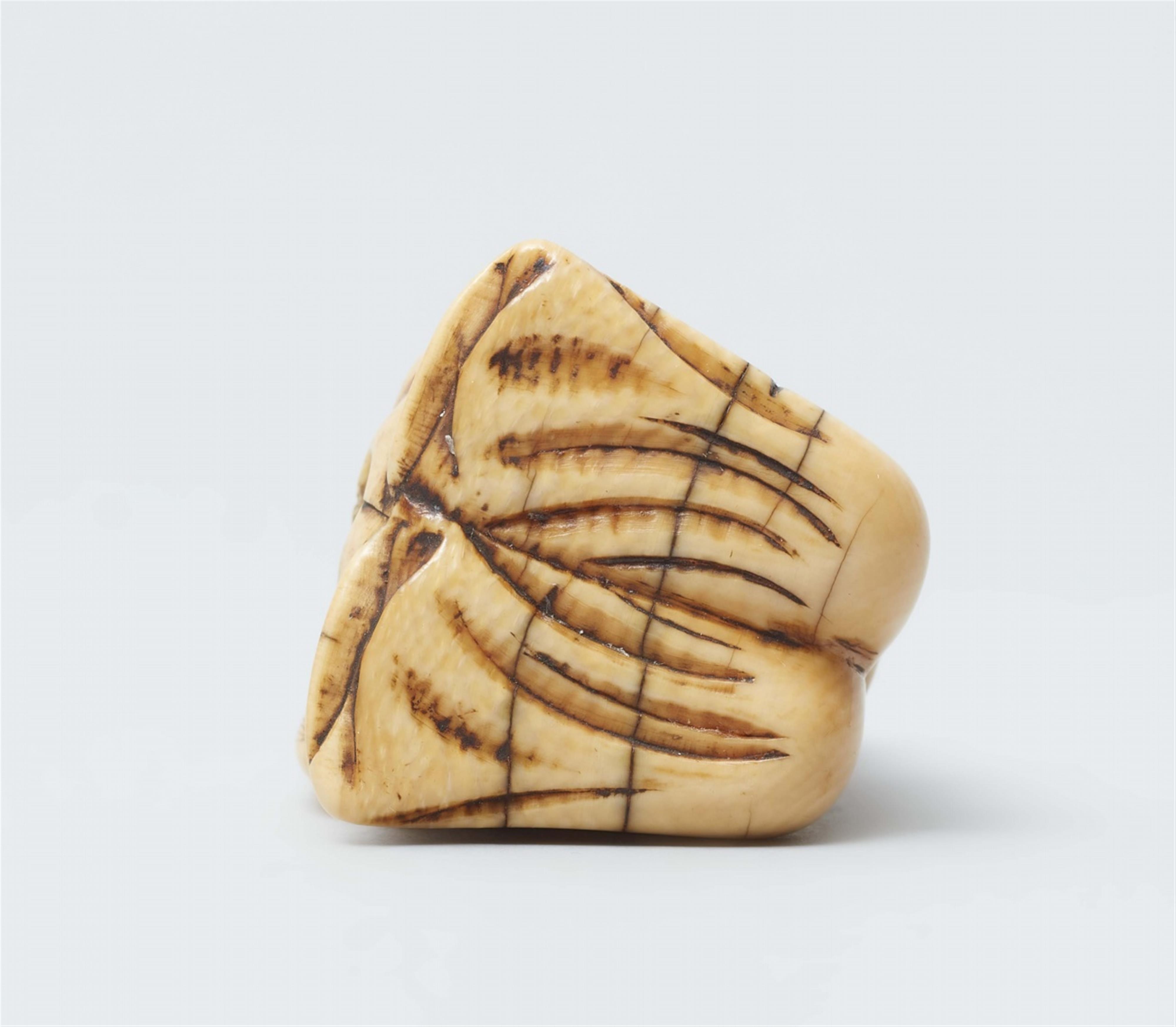 An ivory Shunga netsuke of an Okame. Early 19th century - image-5