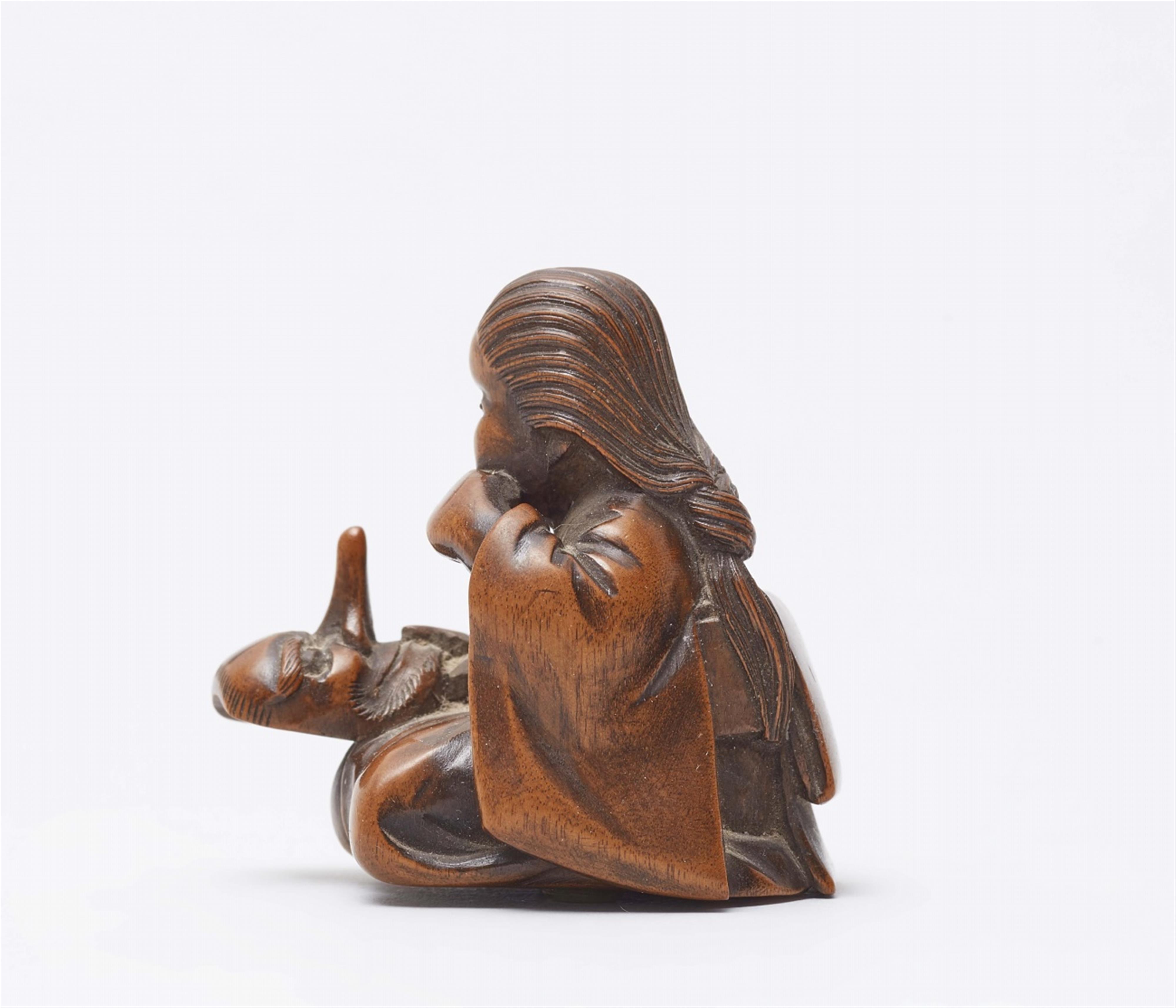 A boxwood shunga netsuke. Late 20th century - image-2