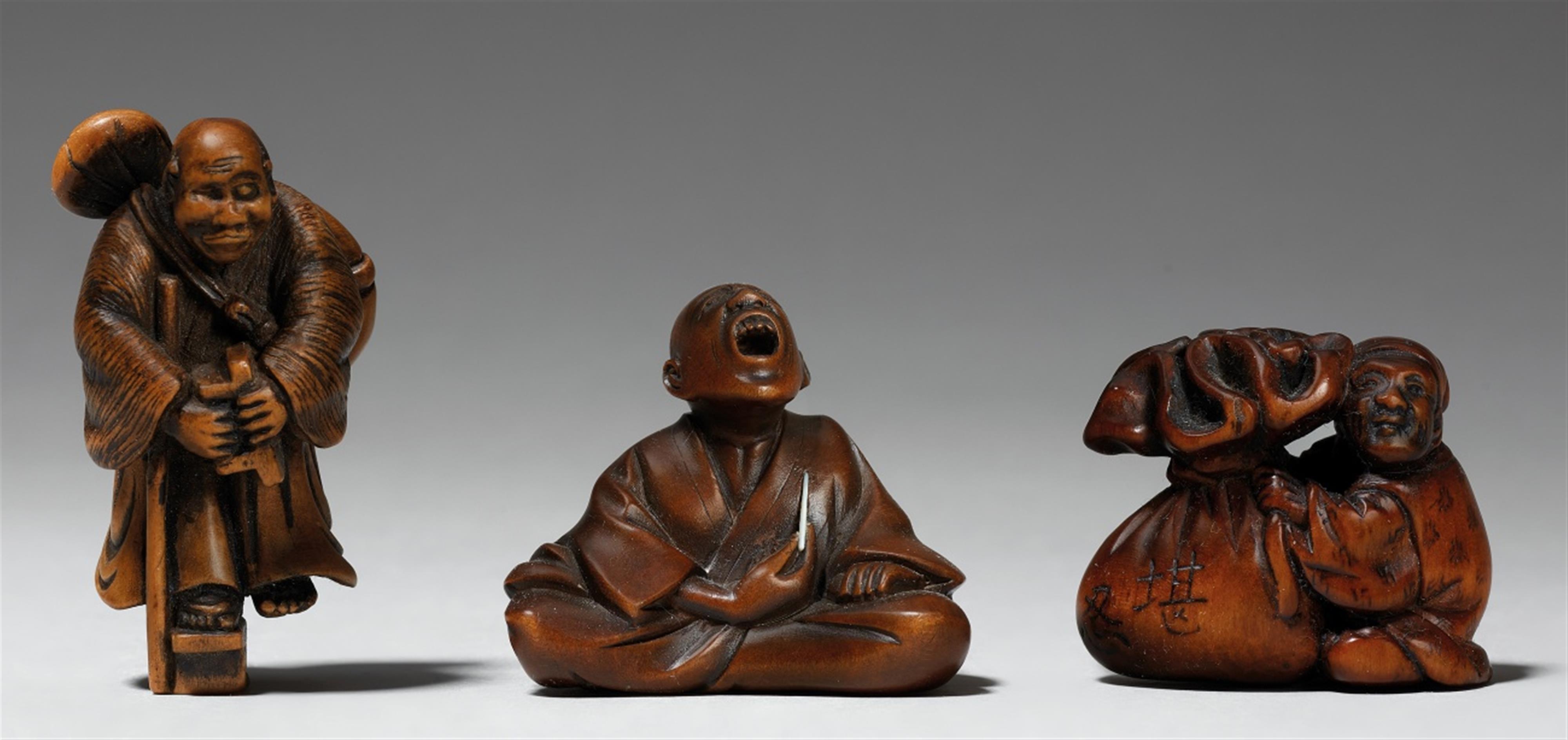 Three boxwood netsuke. 19th century - image-1