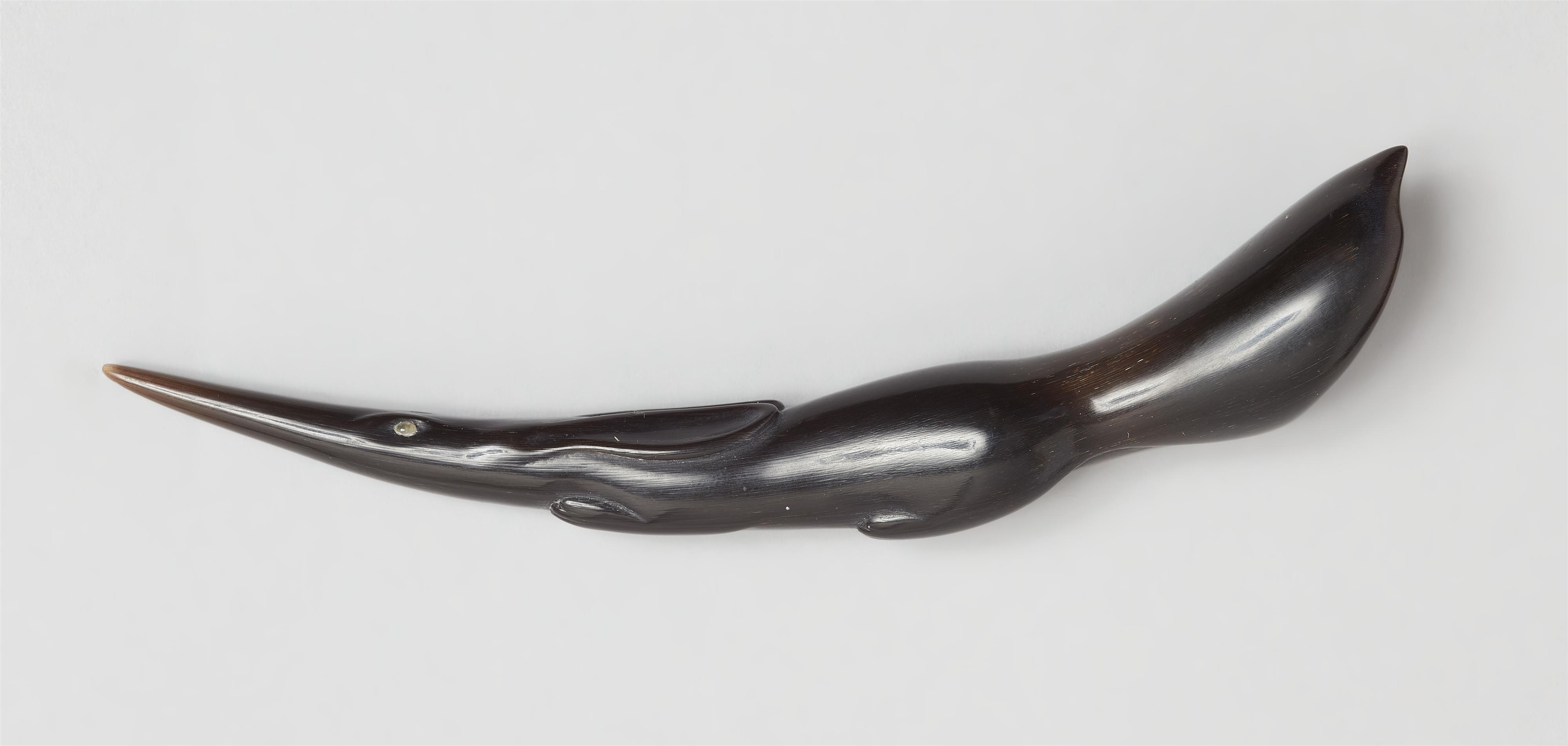 A dark antelope horn netsuke of a hare. Late 20th century - image-7