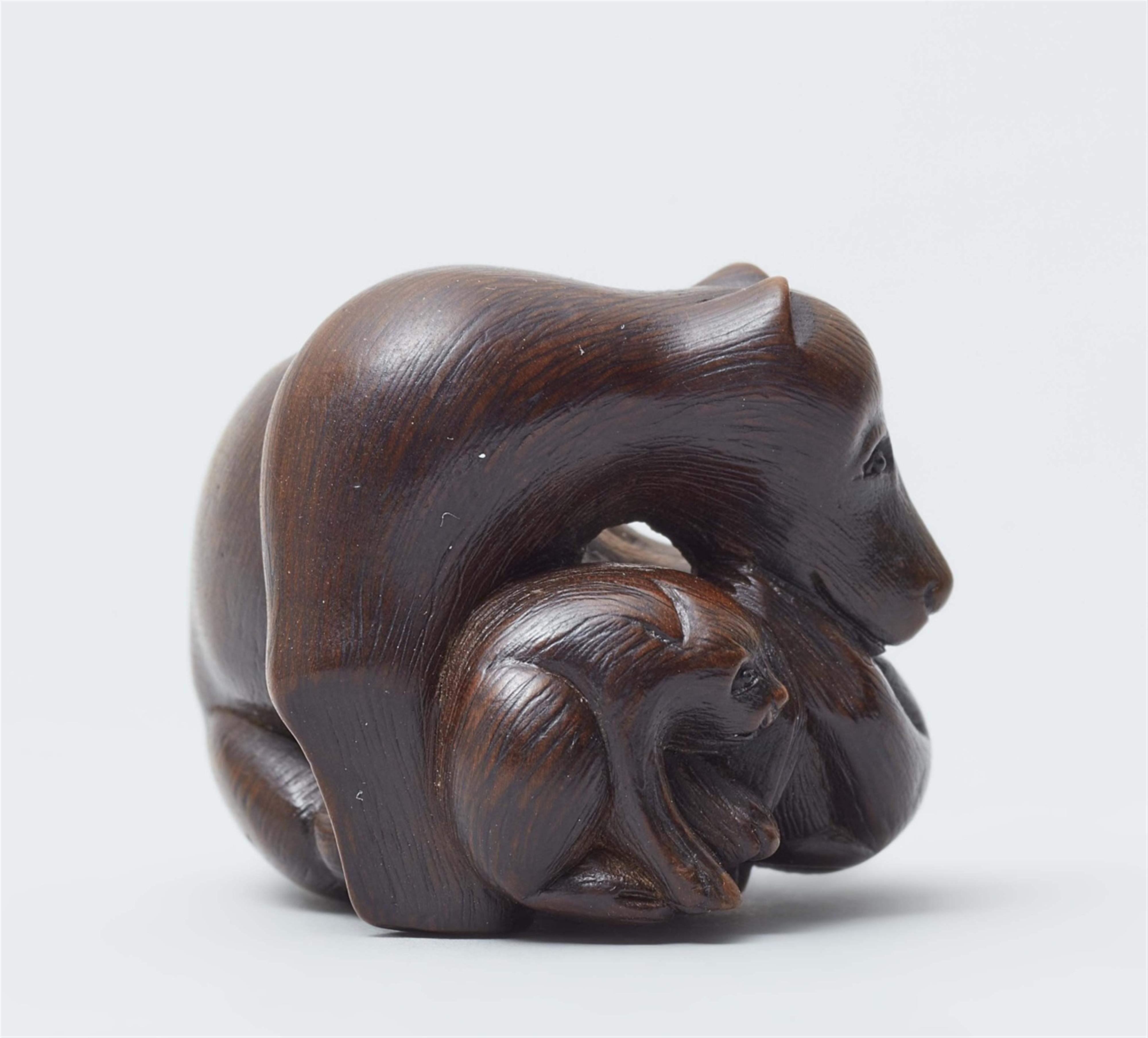 Bitch with puppies. Boxwood. Early 19th century - image-2