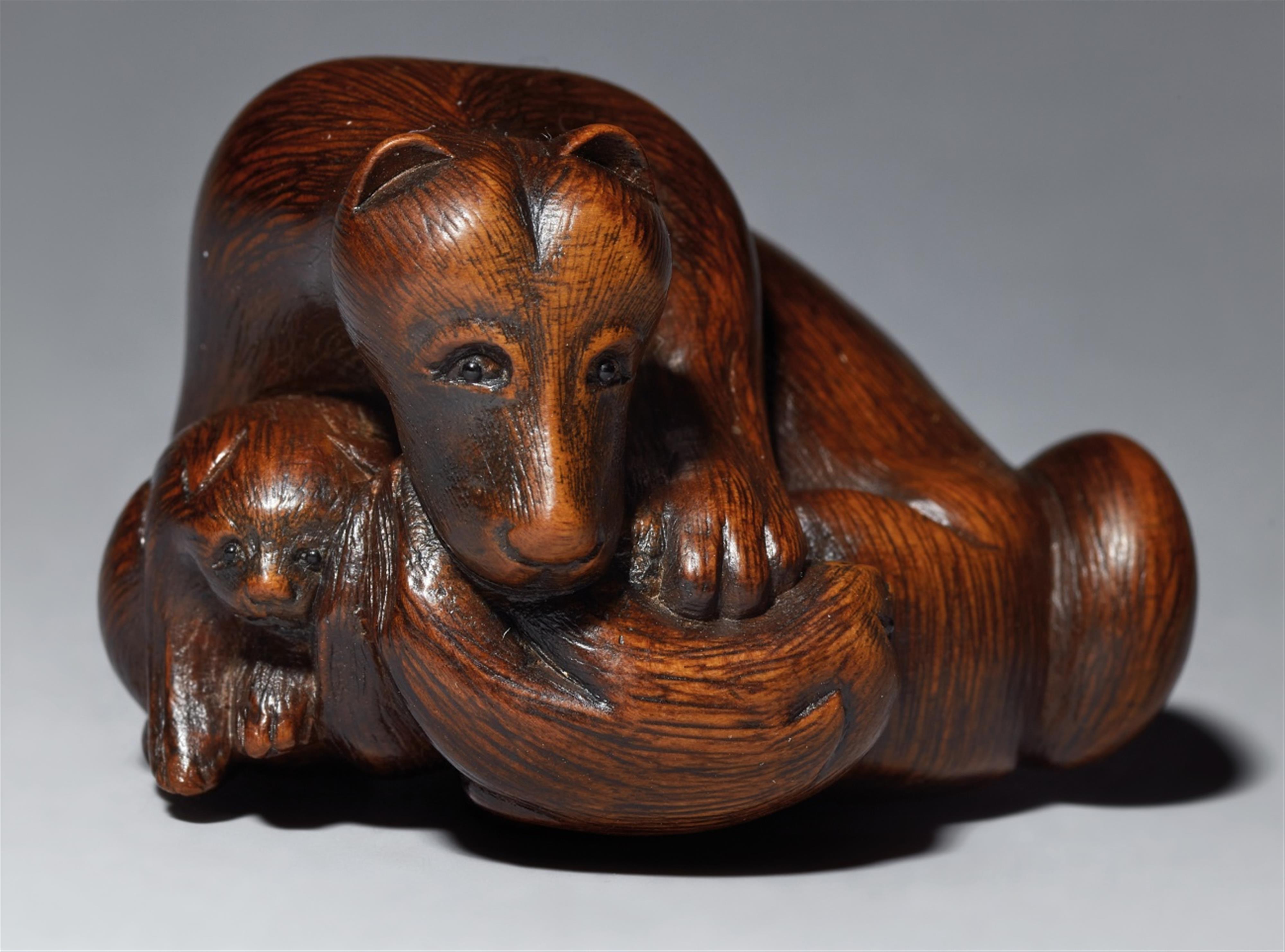 Bitch with puppies. Boxwood. Early 19th century - image-1