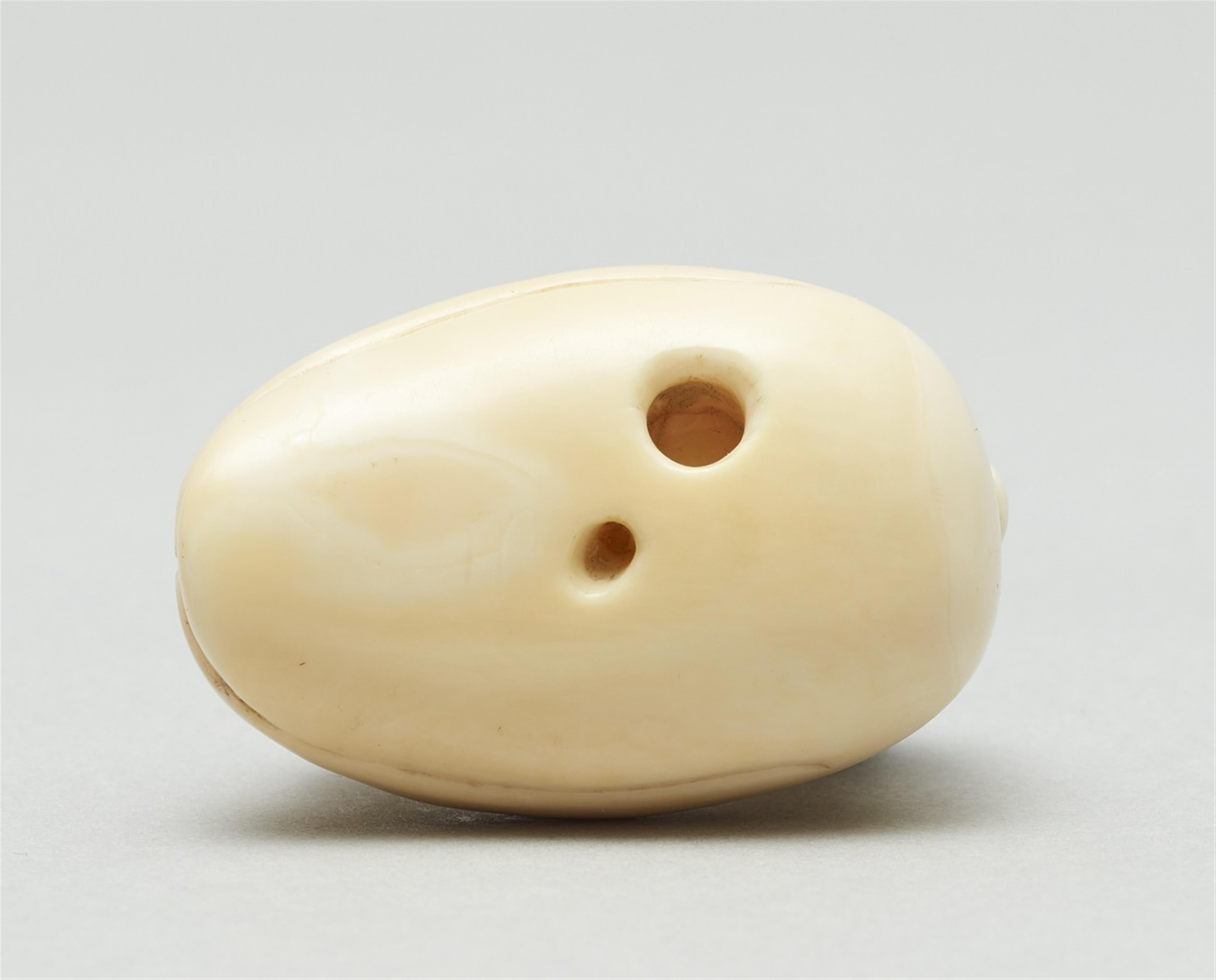 A marine ivory netsuke of a mandarin duck. Late 19th century - image-6