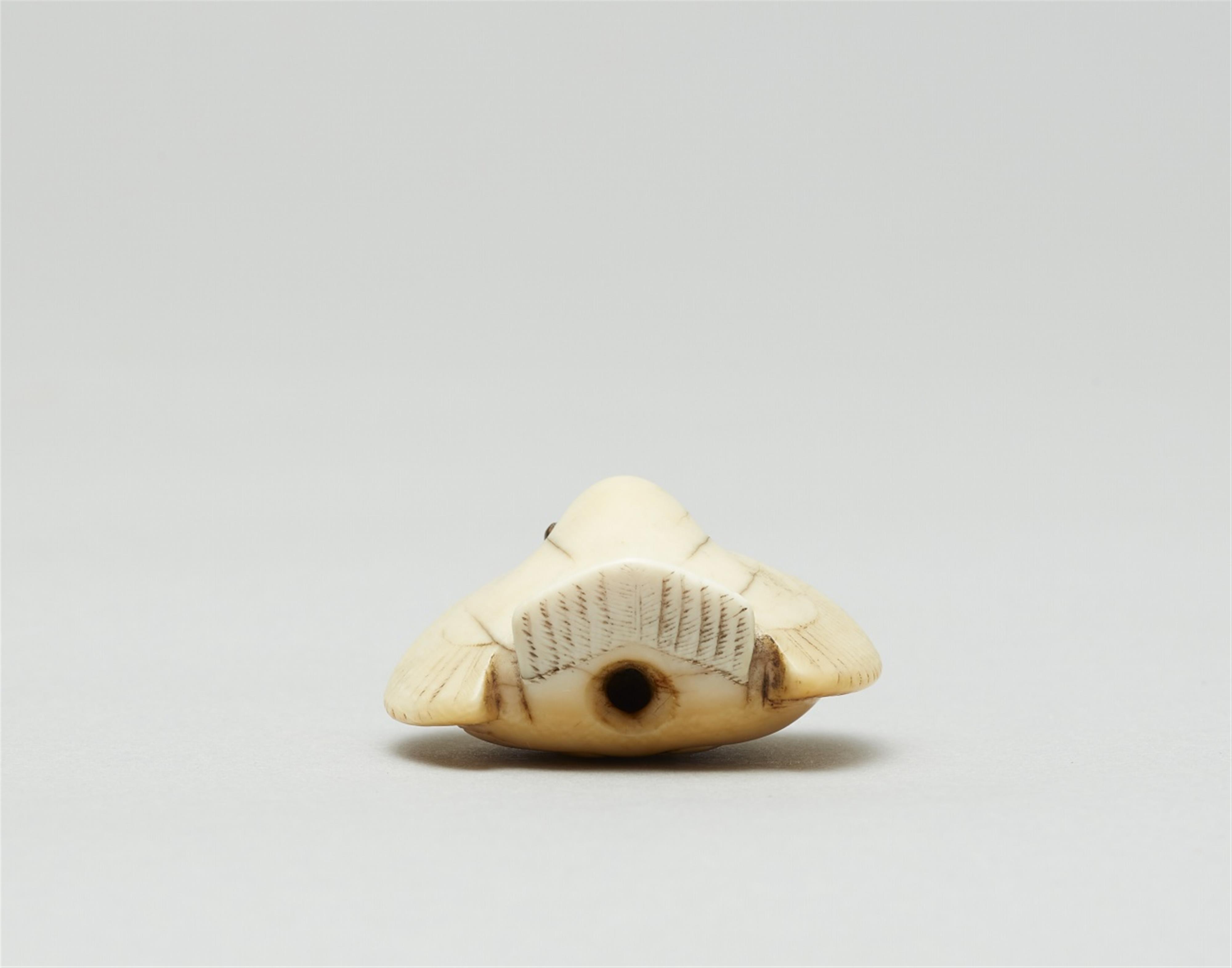 An ivory netsuke of a fukura suzume. 19th century - image-4