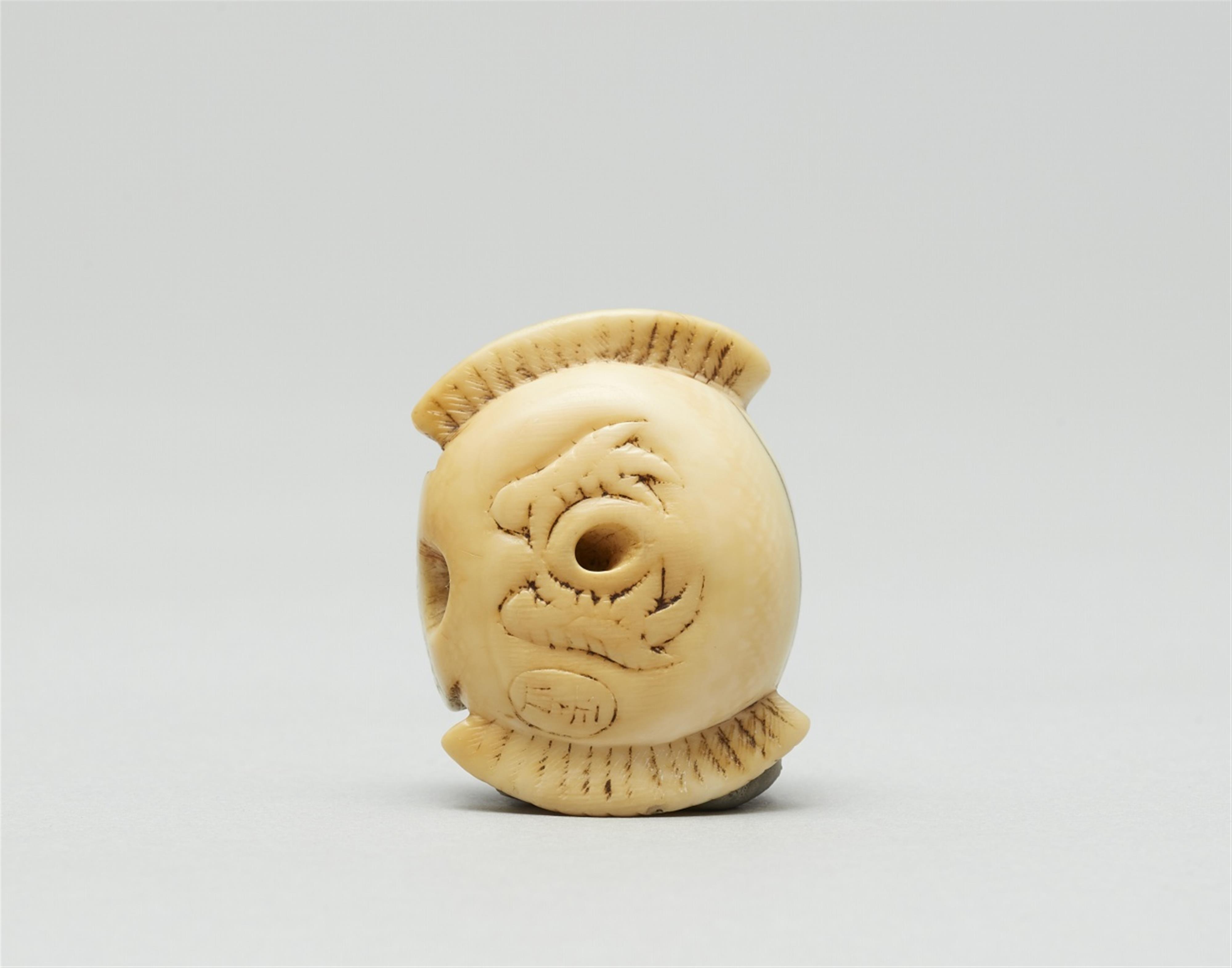 An ivory netsuke of a fukura suzume. 19th century - image-6