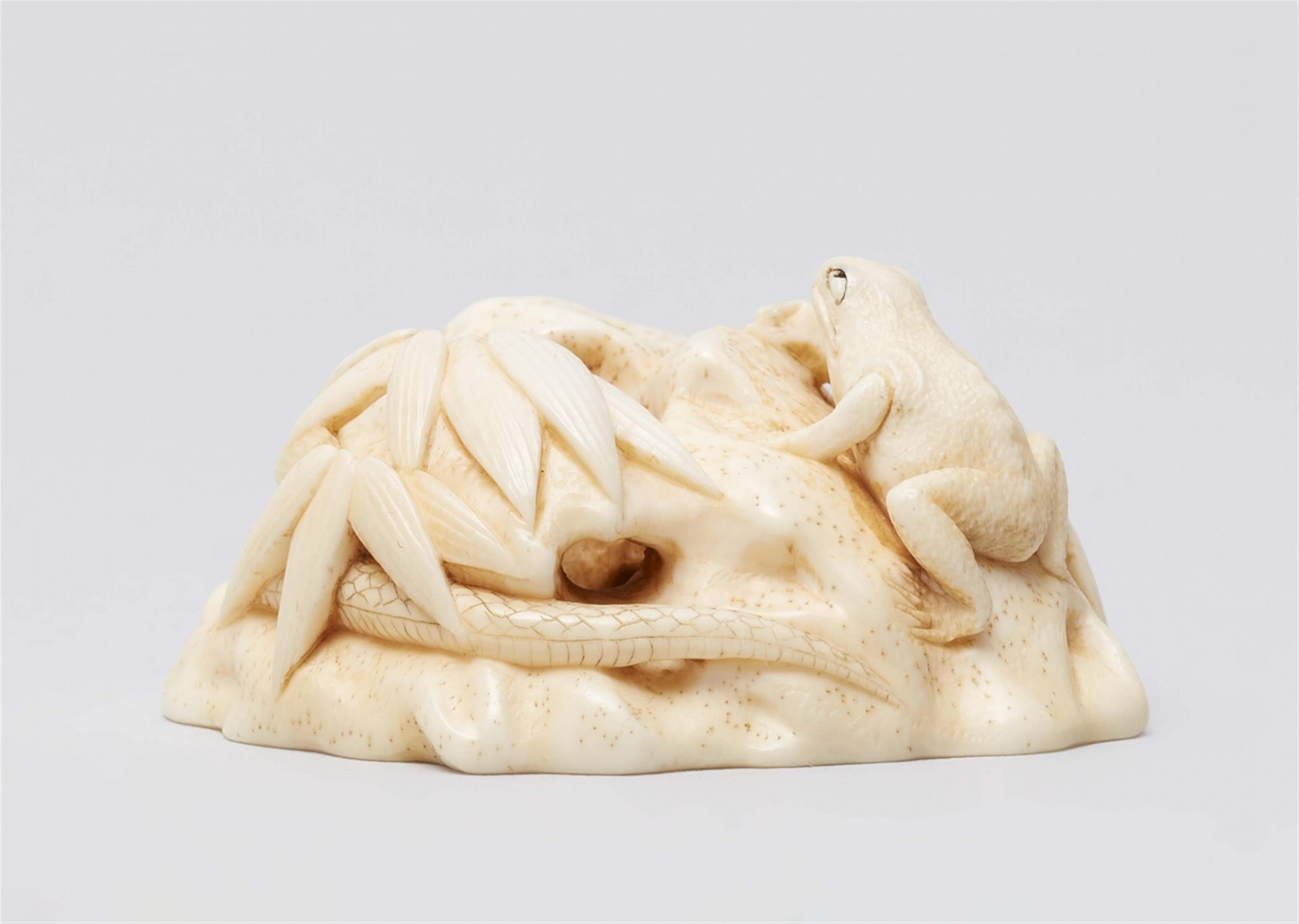 An ivory netsuke of sansukumi. Late 19th century - image-4