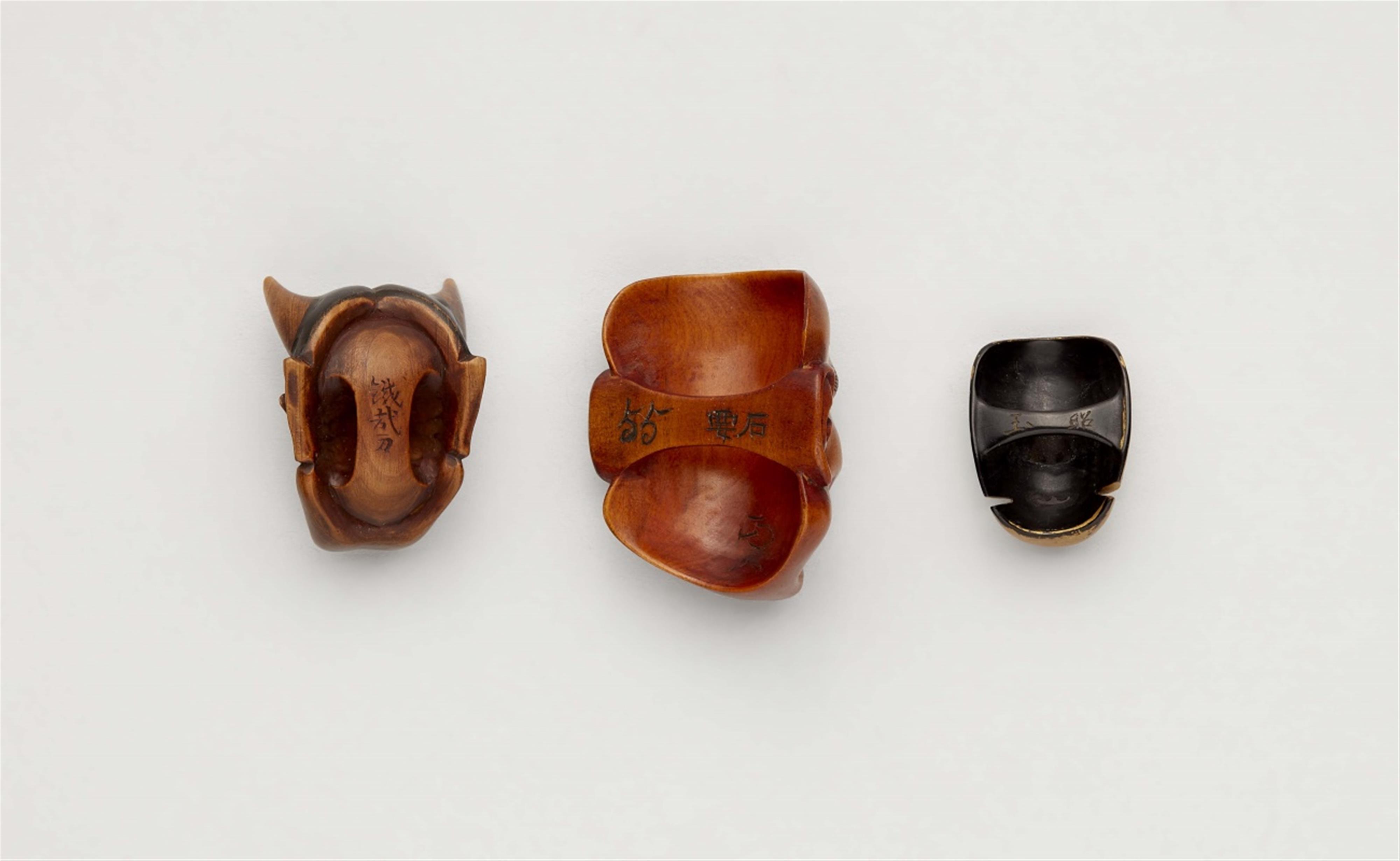 Three mask netsuke. 19th century - image-2