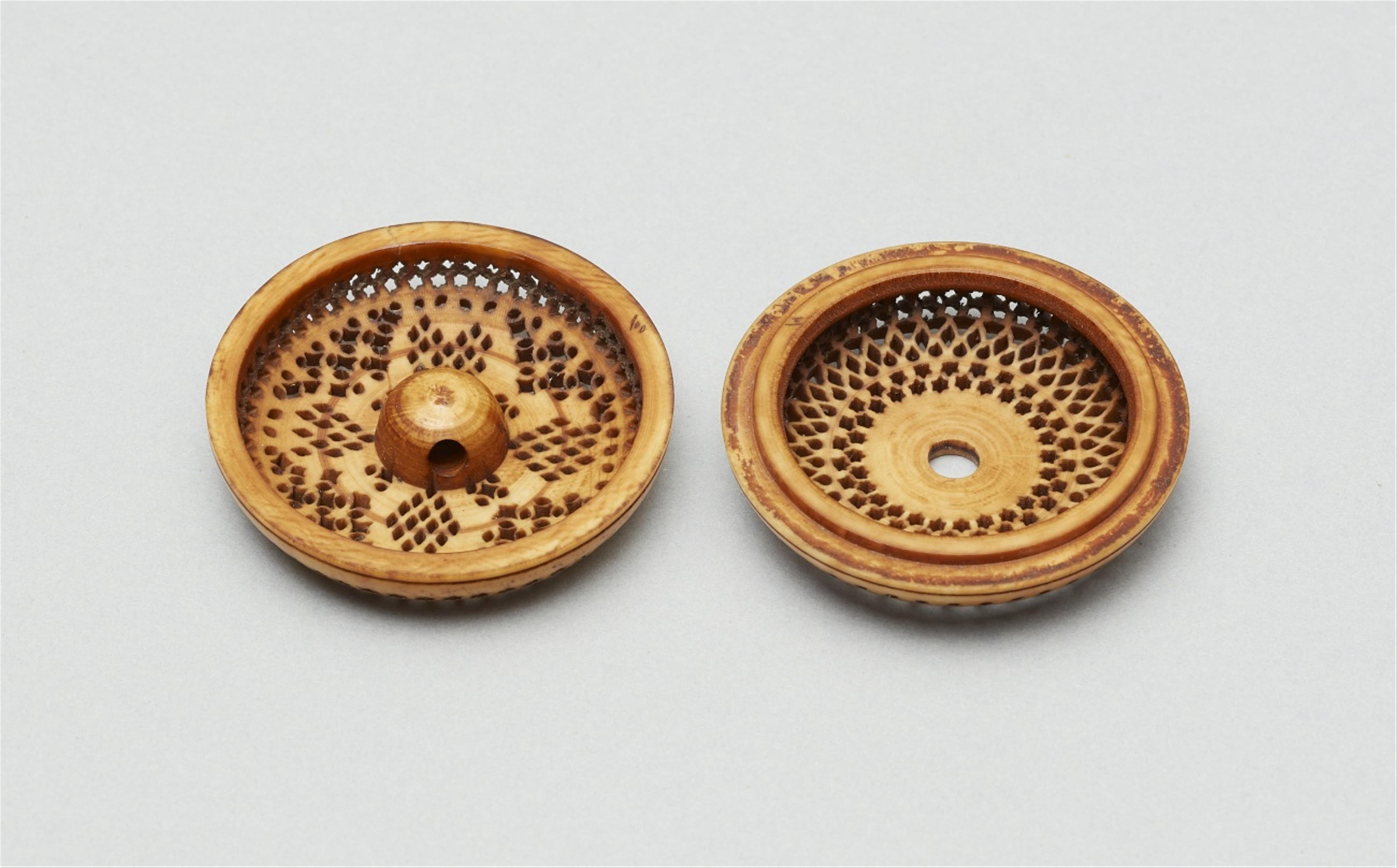 An ivory two-part ryusa manju. Second half 19th century - image-2