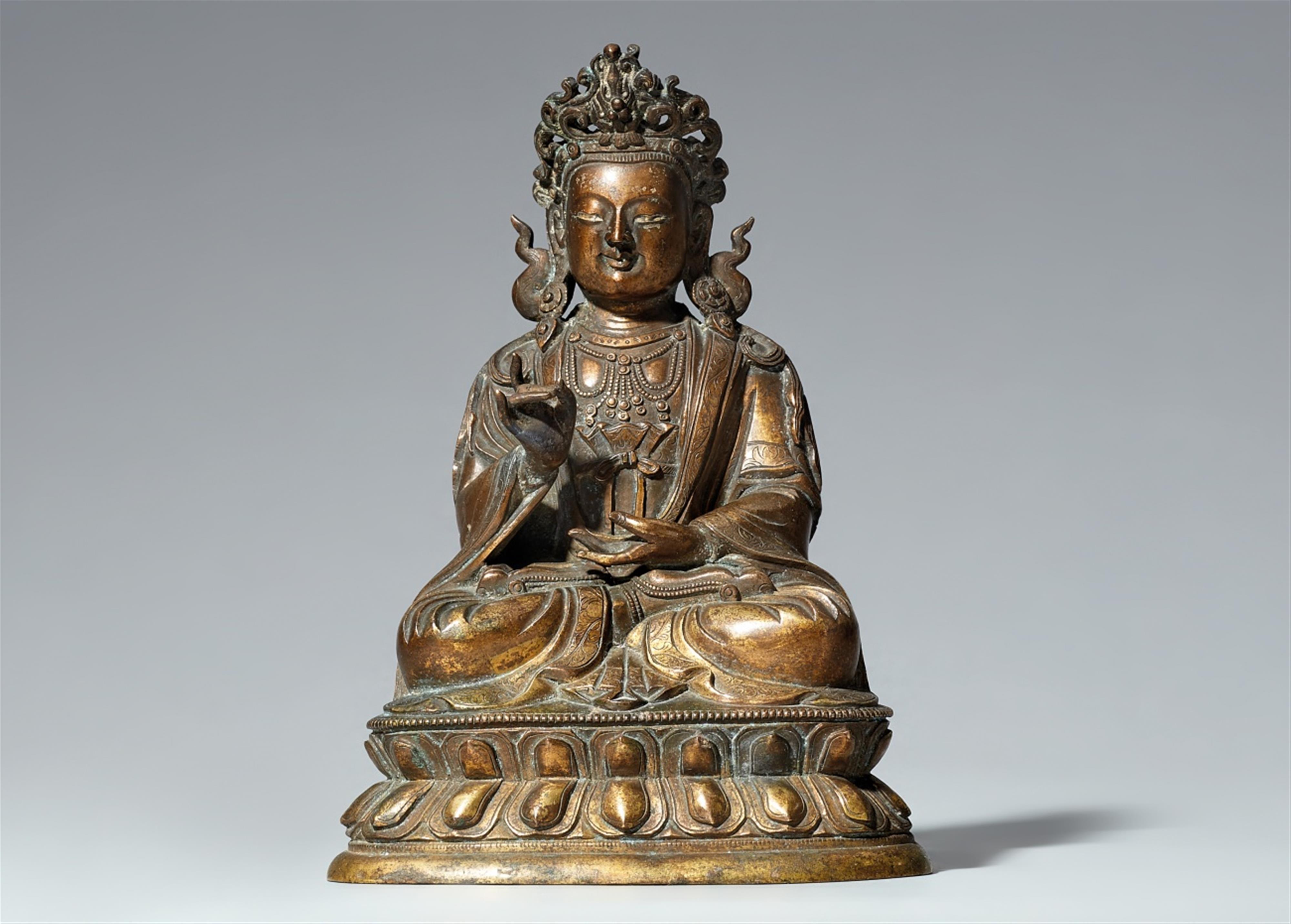 A Tibetochinese bronze figure of Guanyin. 18th century - image-1
