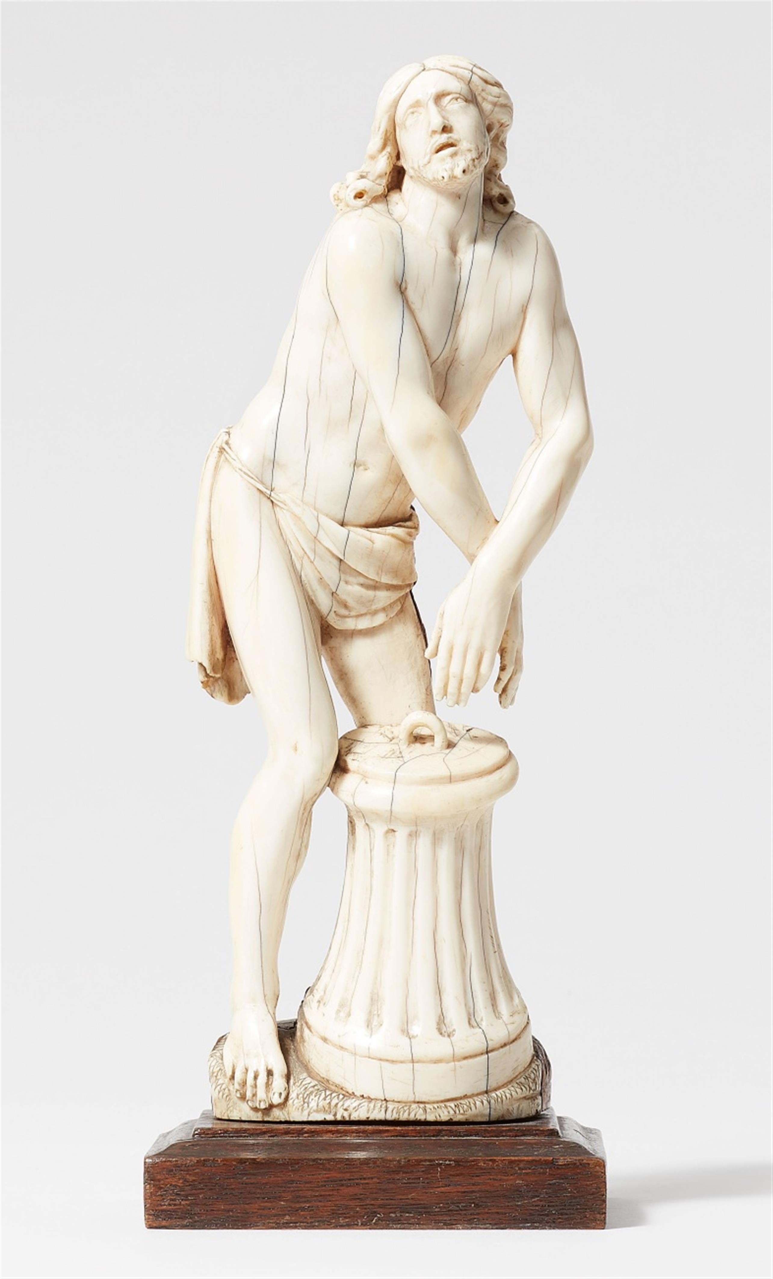 German 18th century - A German 18th century carved ivory figure of Christ at the Column - image-1