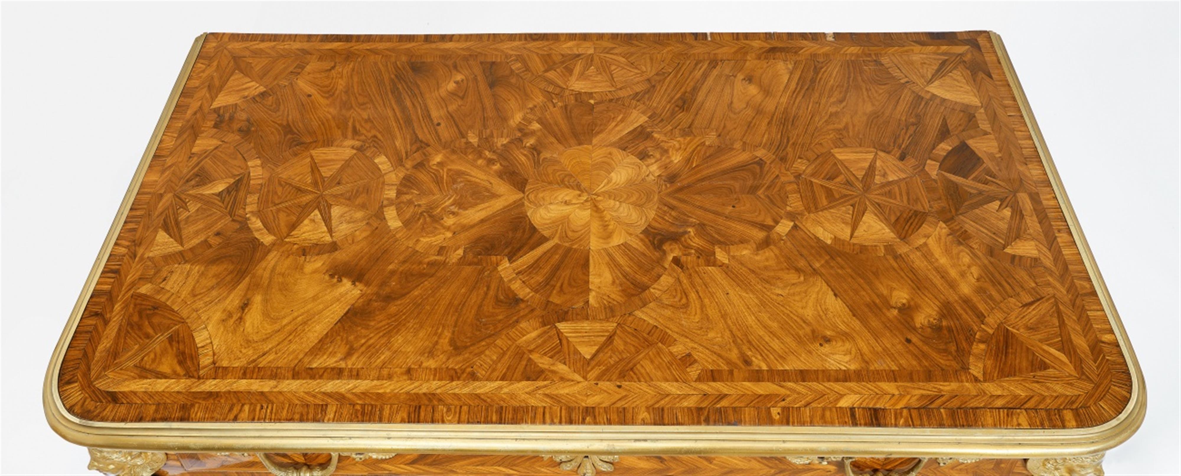 A “tombeau à pont” chest of drawers from the estate of Maria Callas - image-4