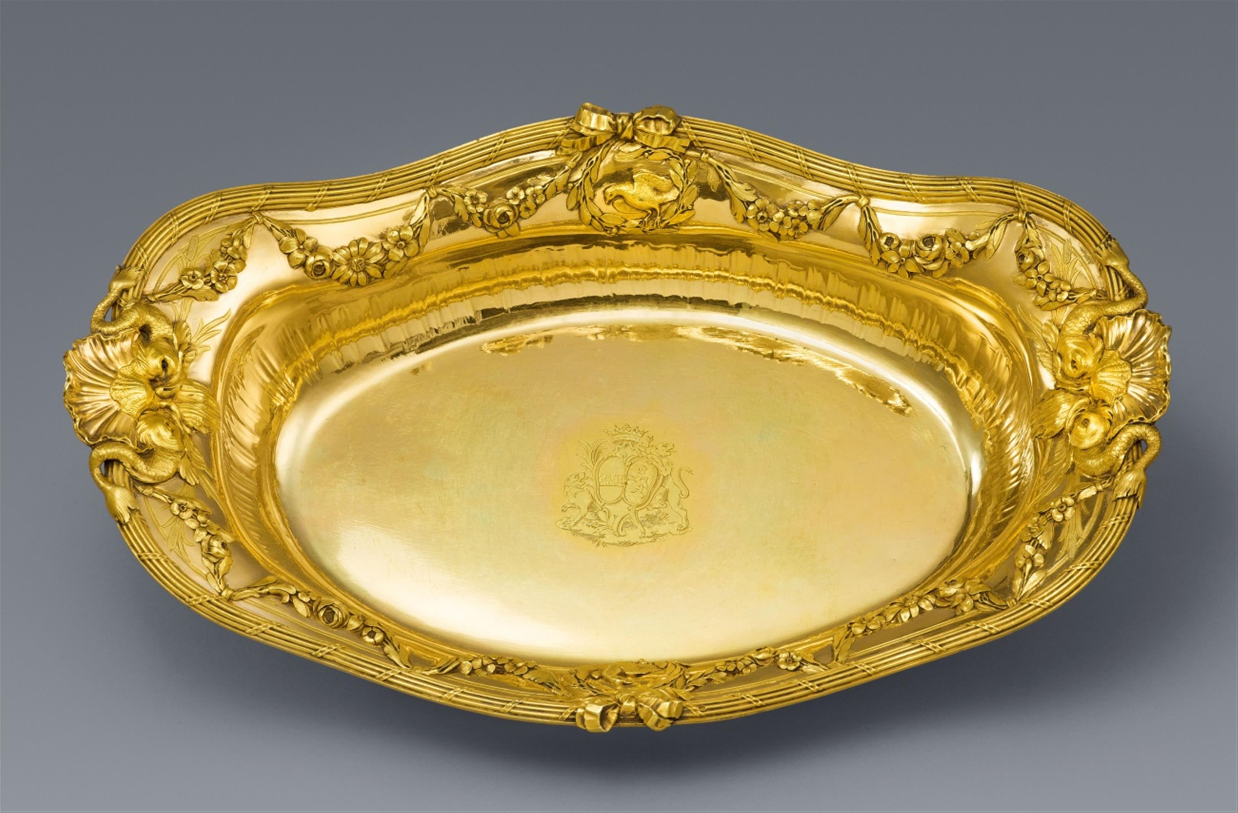 A royal presentation gift: Silver lavabo garniture for the Marquis and Marquise of Montmelas - image-7