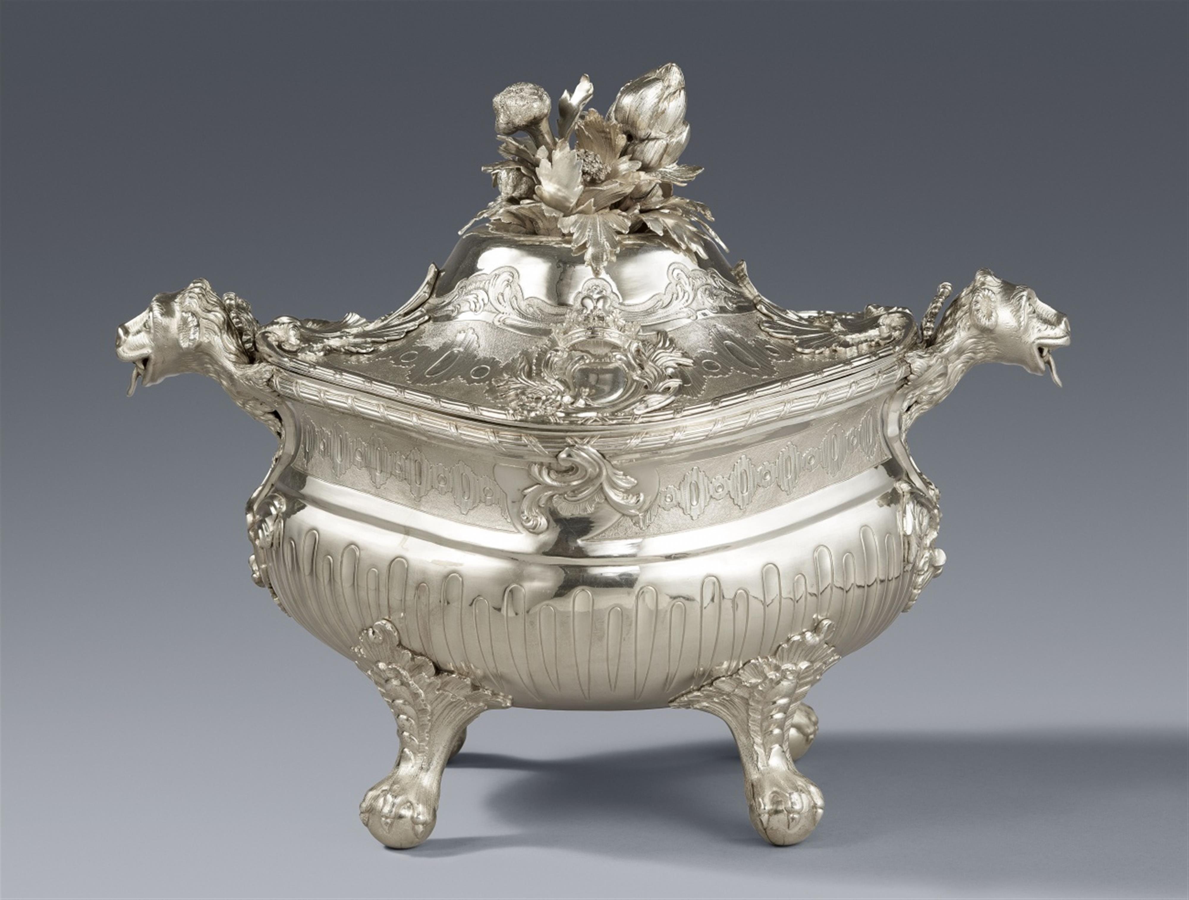 An important Spanish silver tureen and cover - image-1