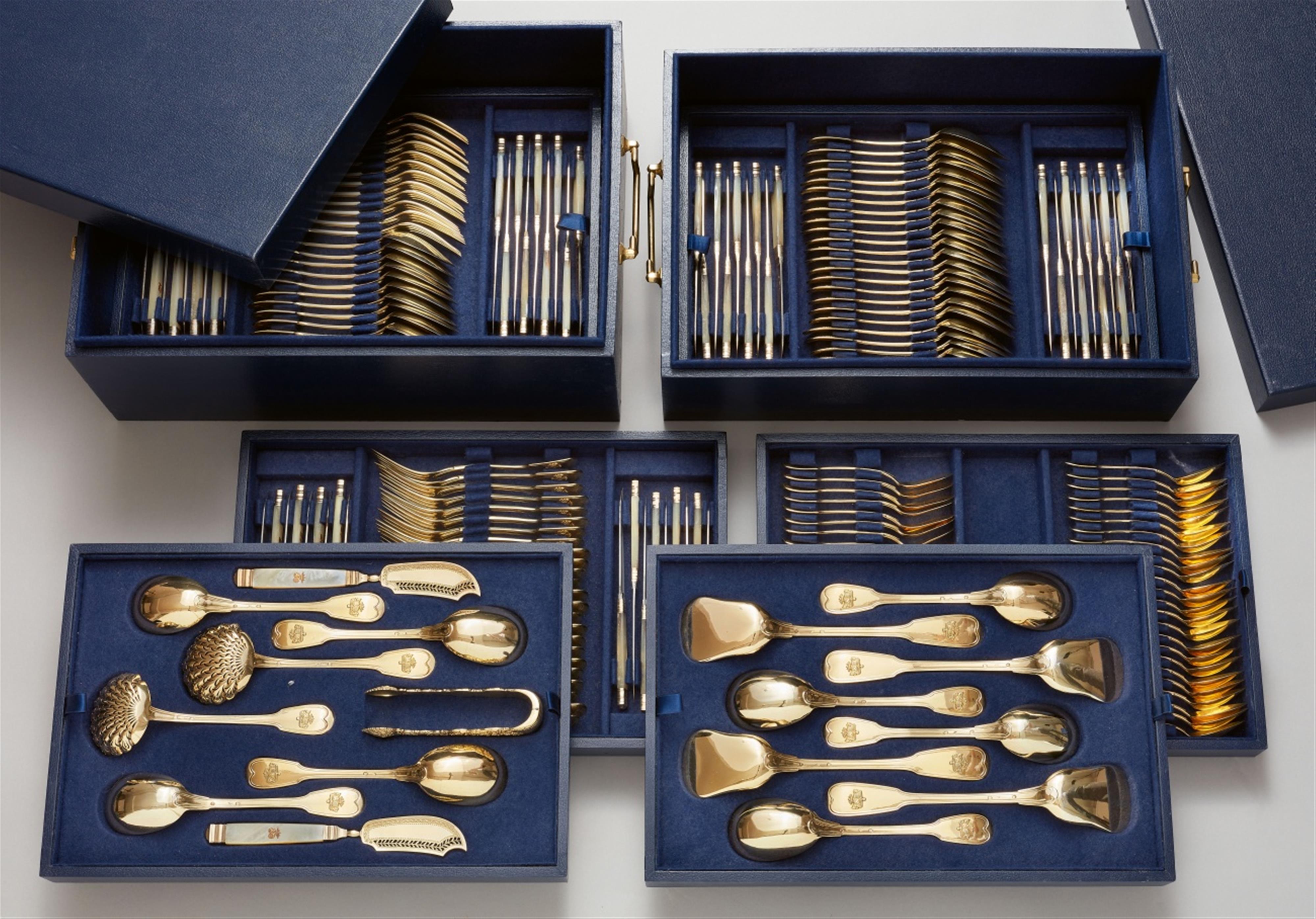 An extensive Parisian silver gilt cutlery set made for the Marquis and the Marquise de Pomereu - image-1