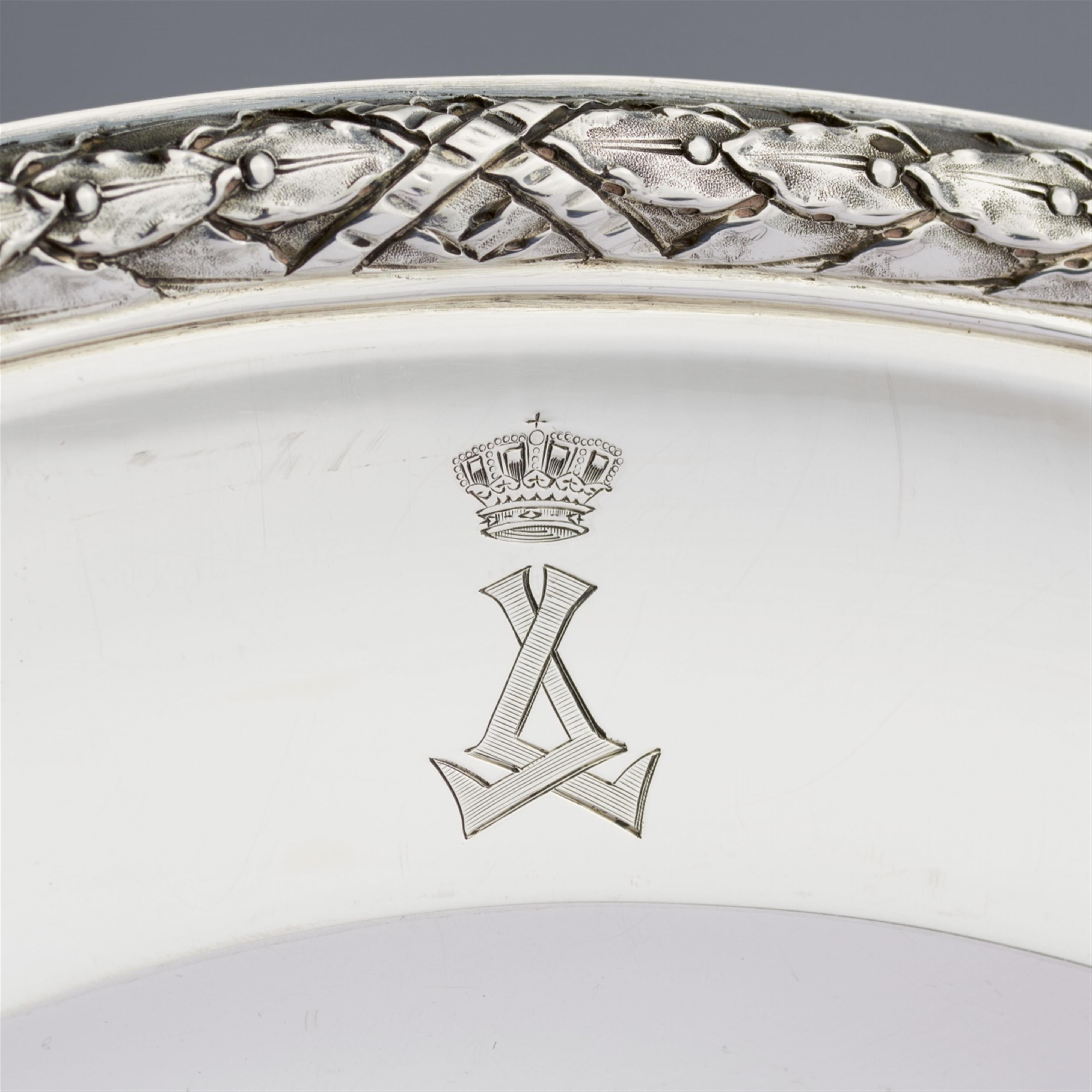 Twelve silver plates made for Crown Prince Leopold of Belgium - image-3