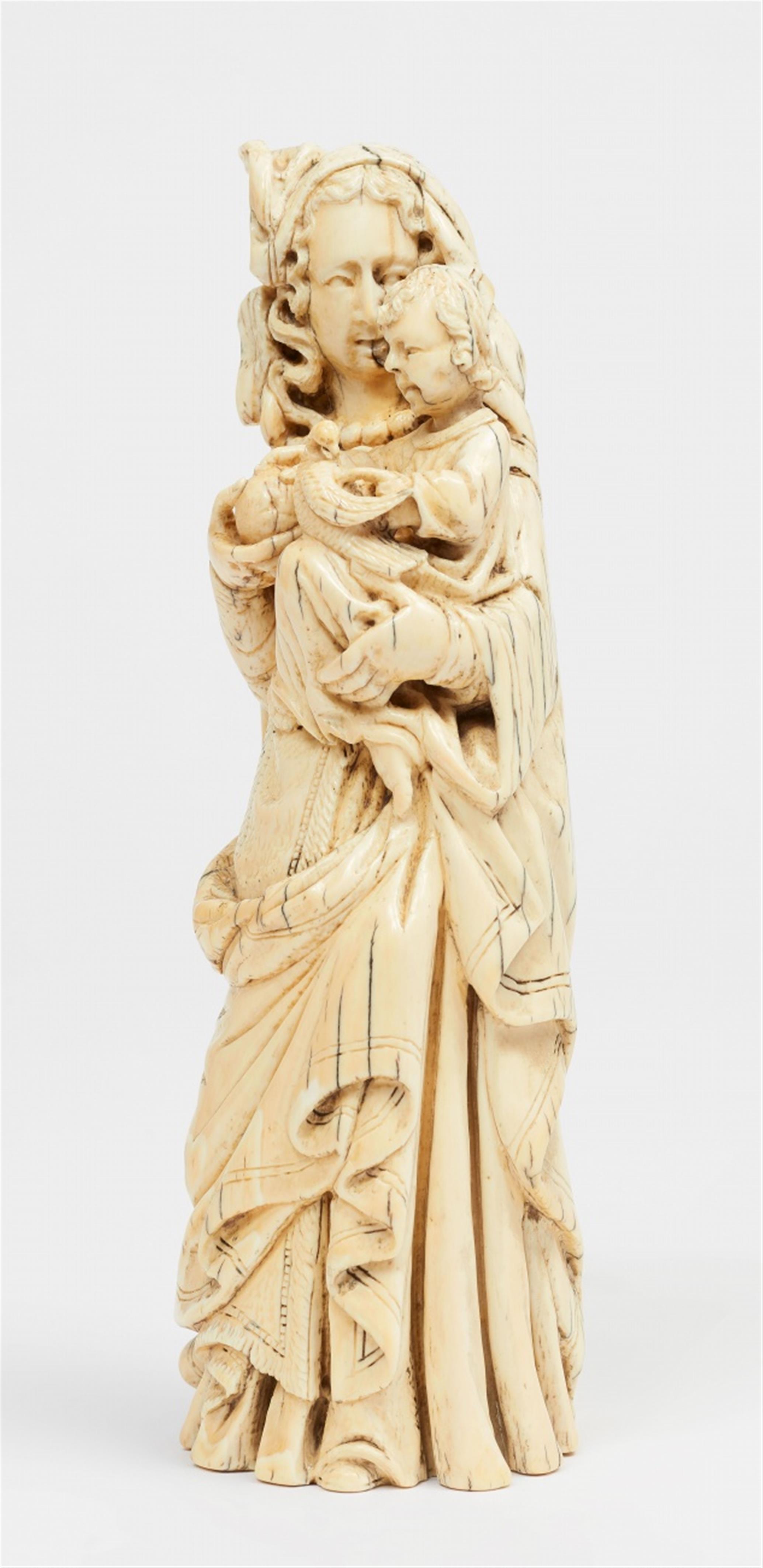 Bohemia 17th century - A 17th century Bohemian carved ivory figure of the Virgin and Child - image-2