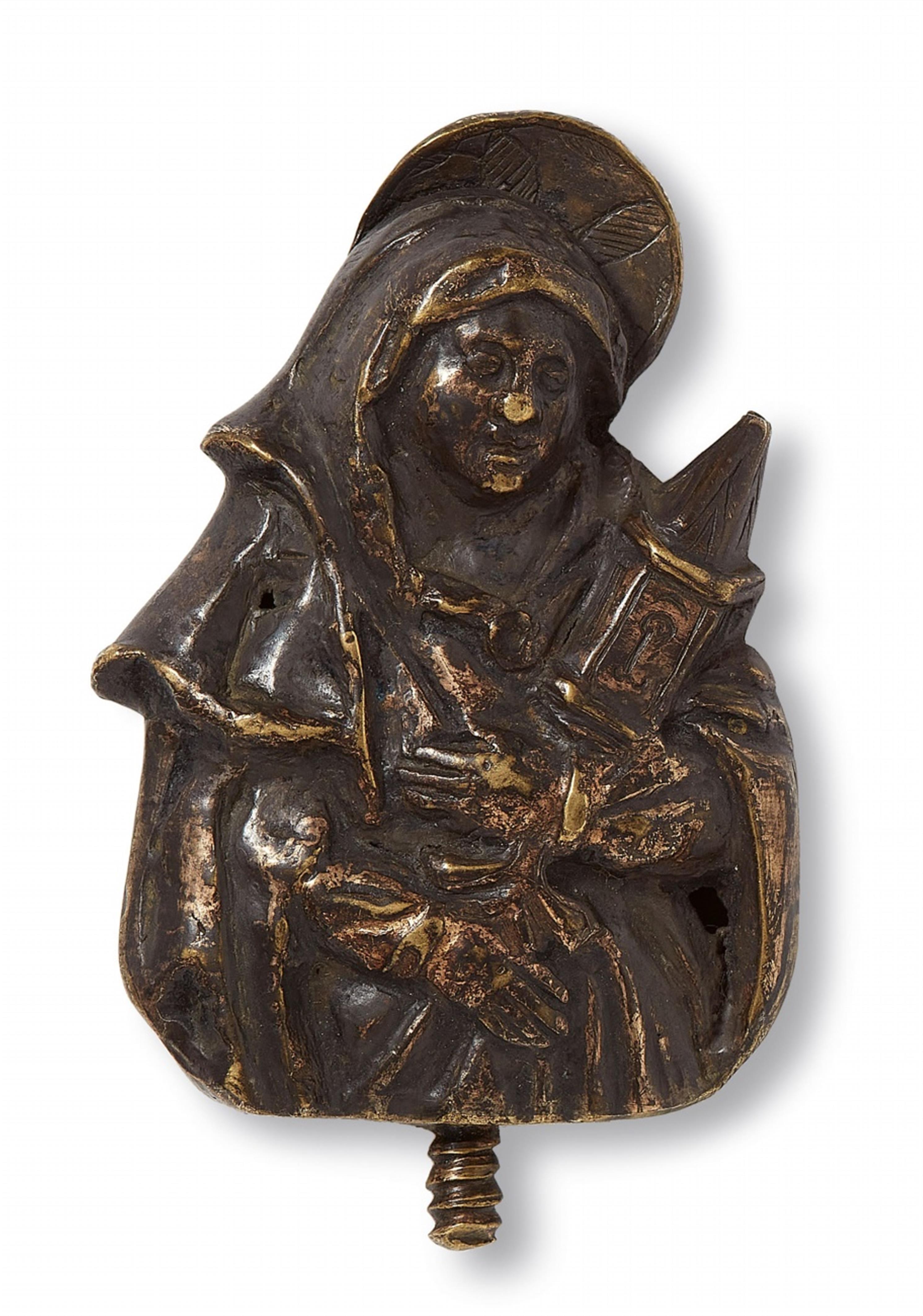 Flemish 15th century - A 15th century Flemish bronze bust of Saint Clare - image-1