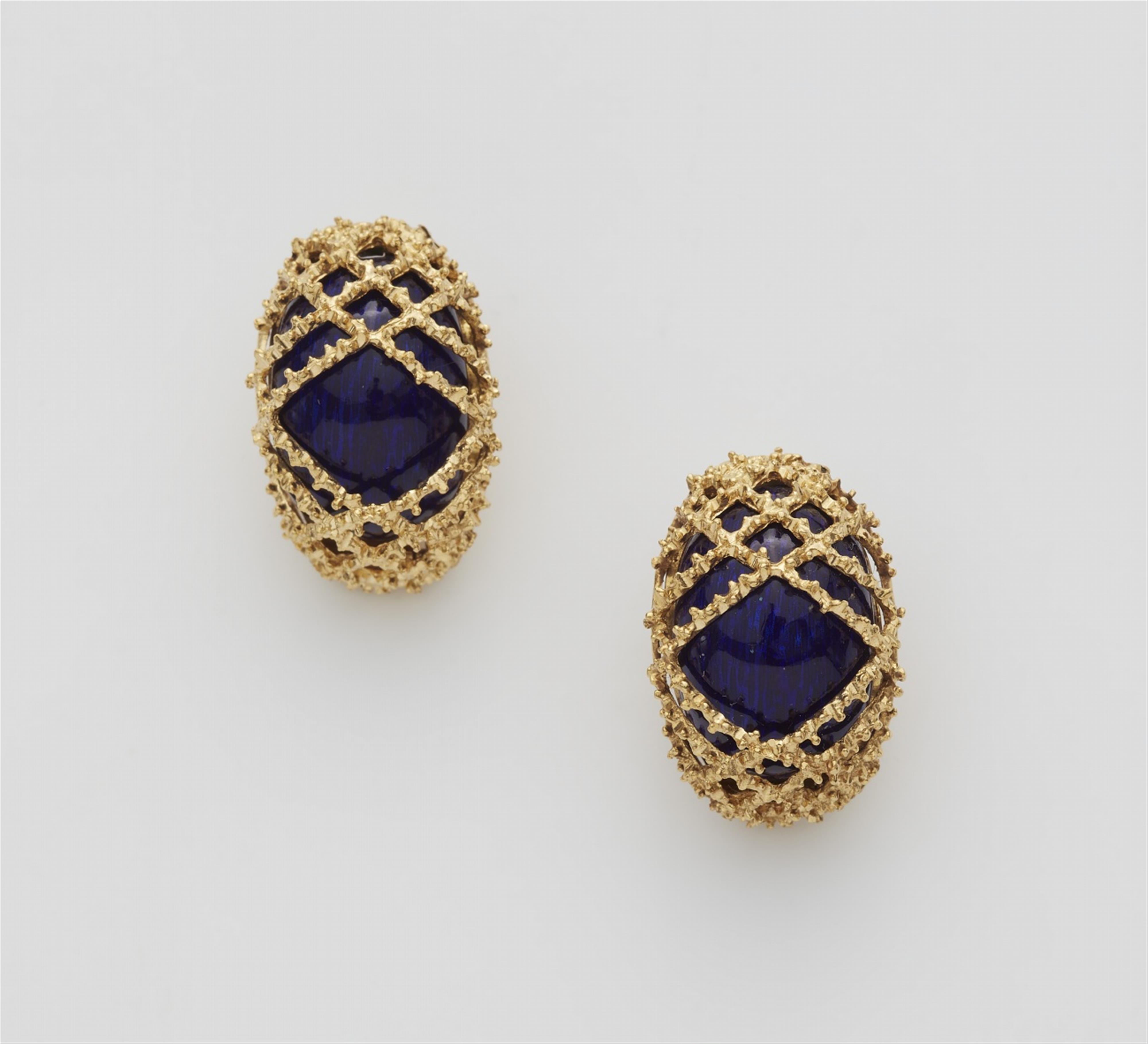 A pair of 18k gold enamelled clip earrings - image-1