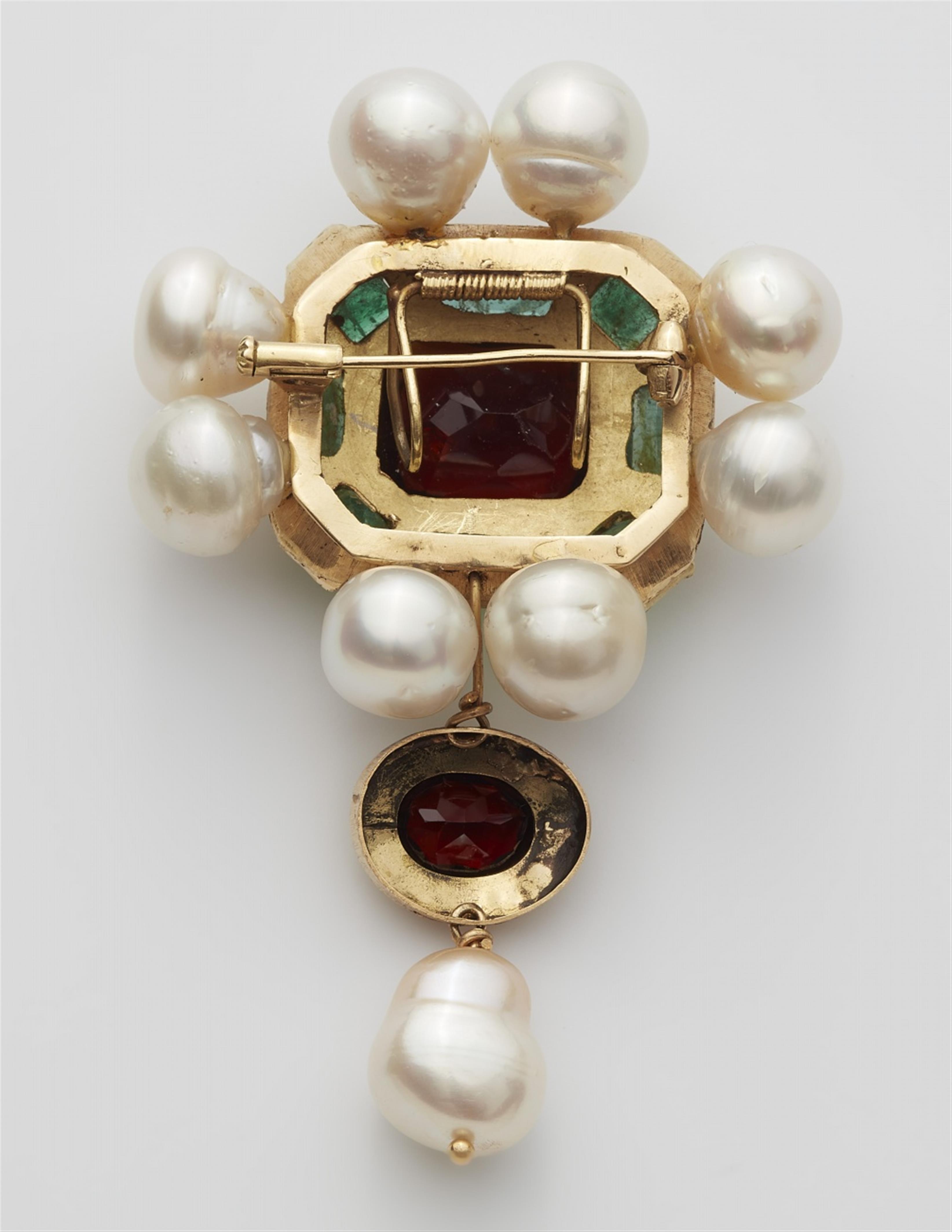 An 18k gold coloured gemstone and South Sea pearl pendant brooch - image-2