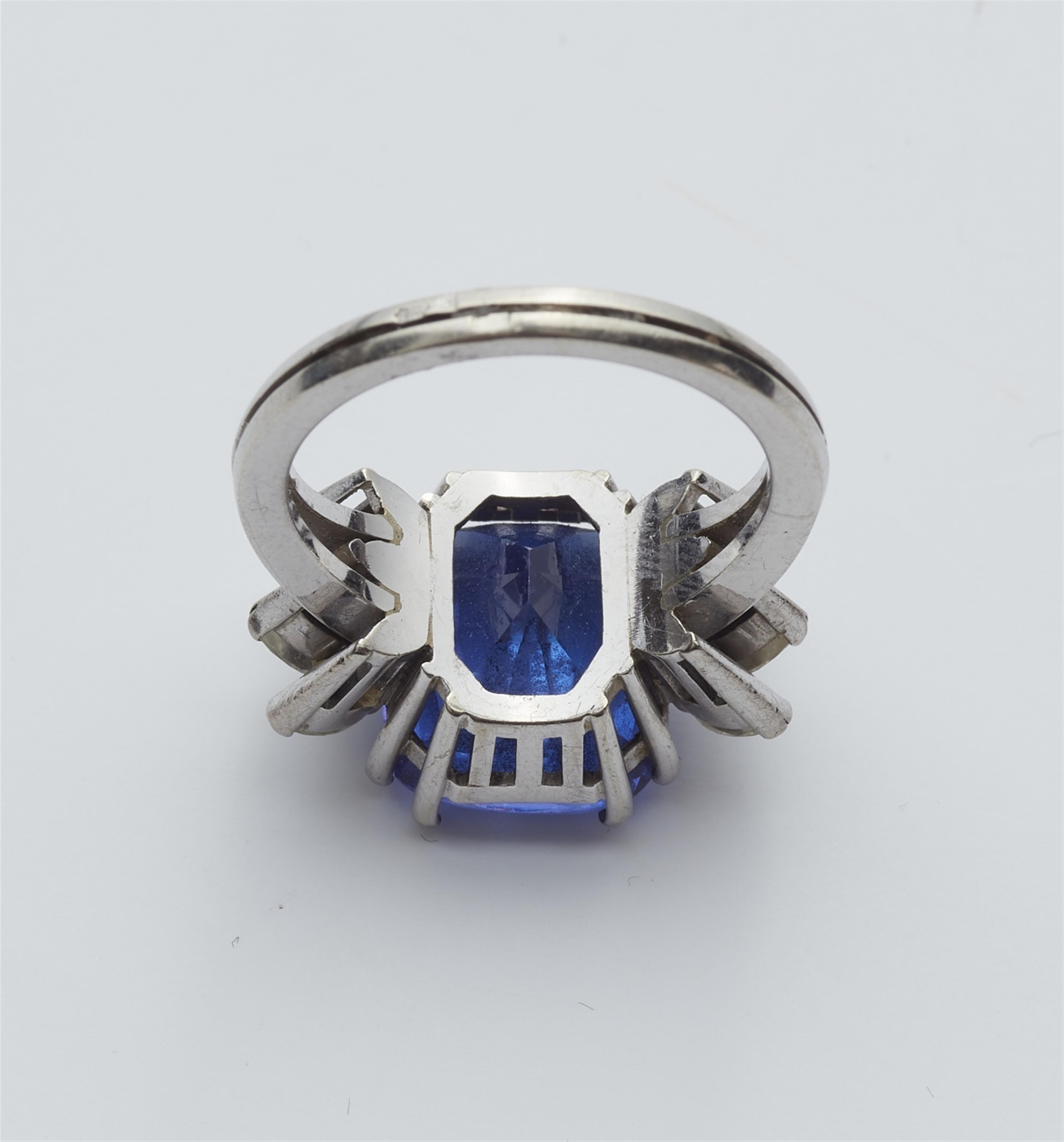 Tansanit-Ring mit Diamanten - image-3