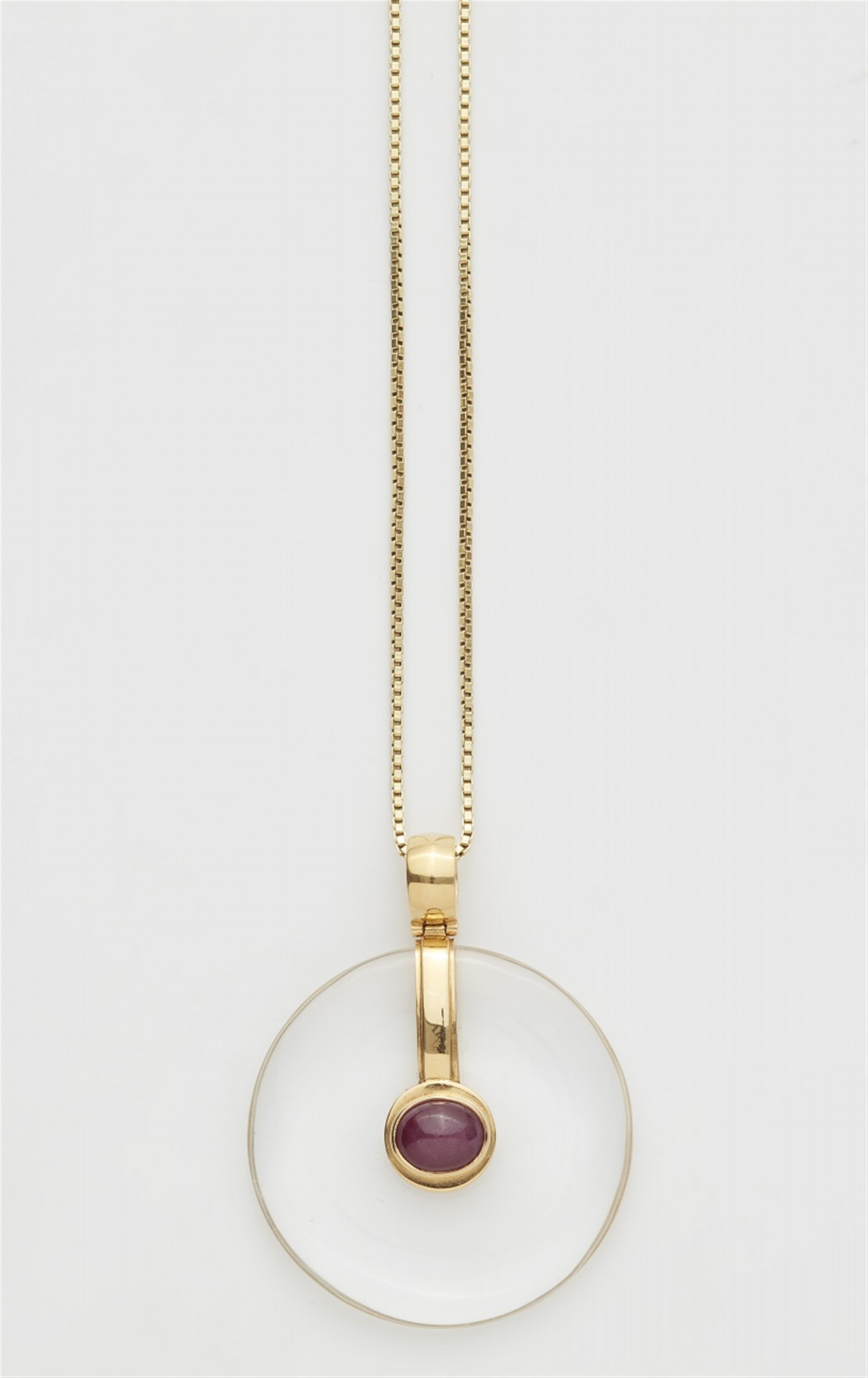 An 18k gold ruby and quartz pendant necklace - image-3