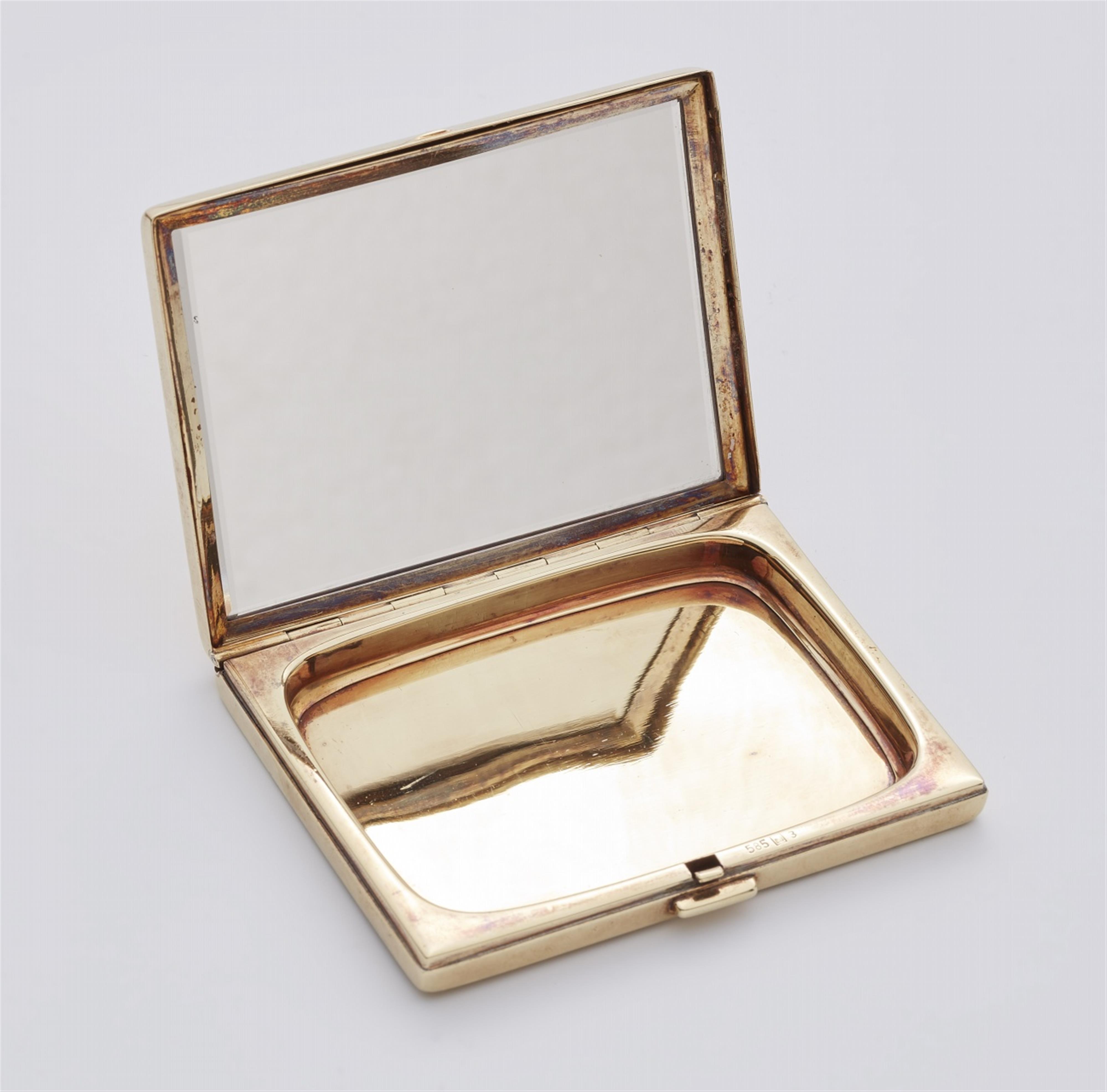 A 14k gold powder compact - image-3