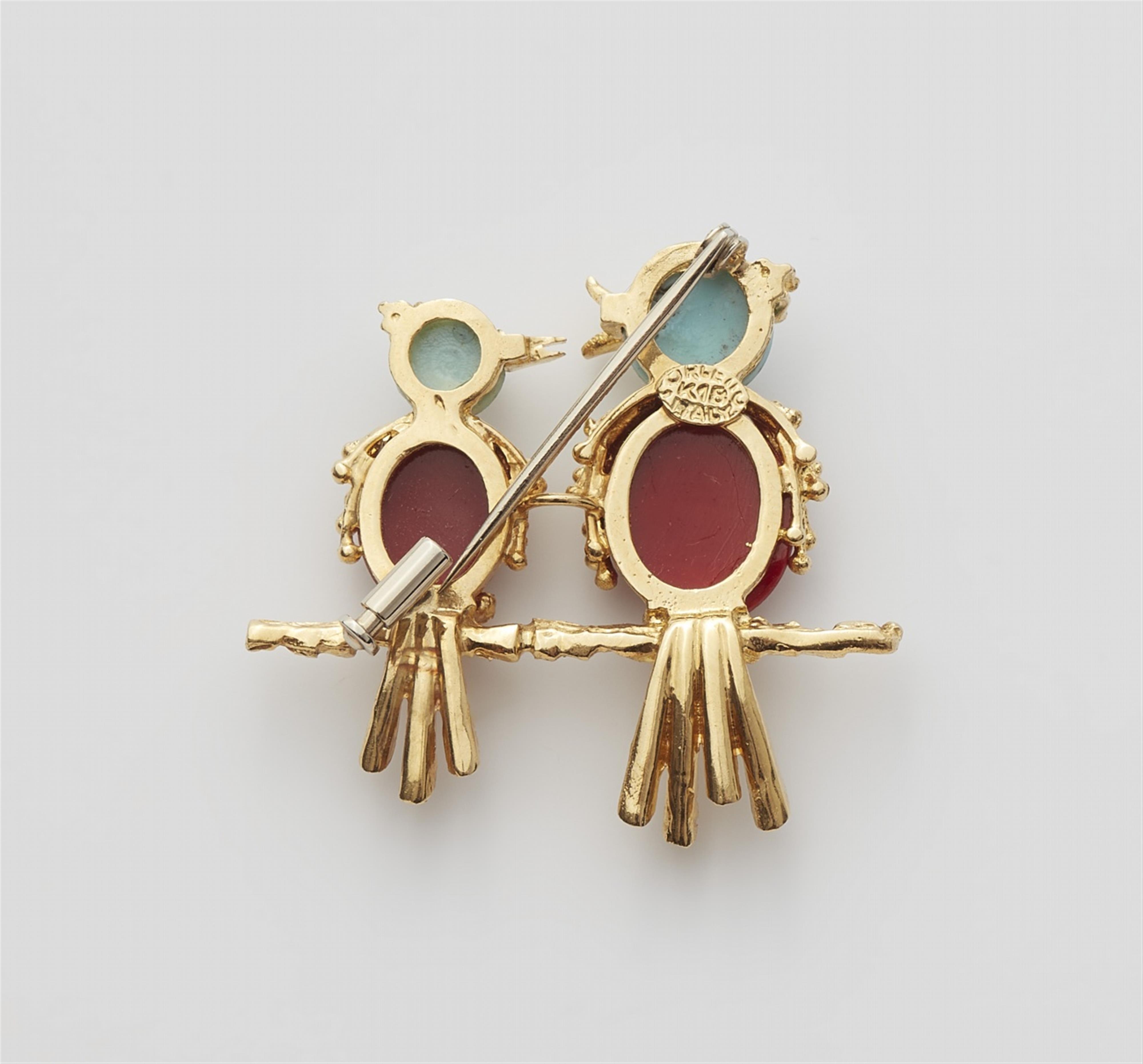 An 18k gold novelty brooch - image-2