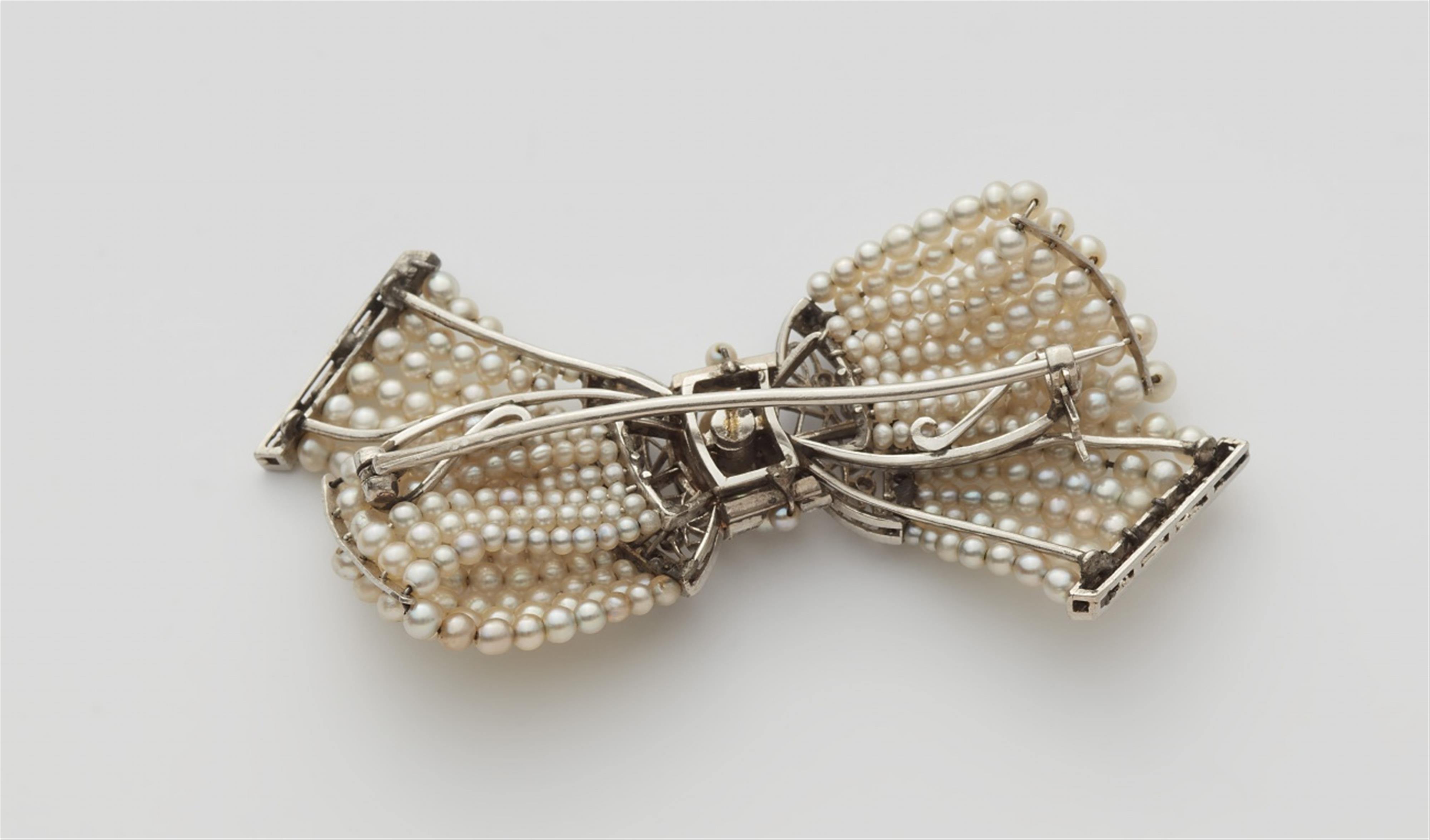 A Belle Epoque platinum bow brooch - image-2