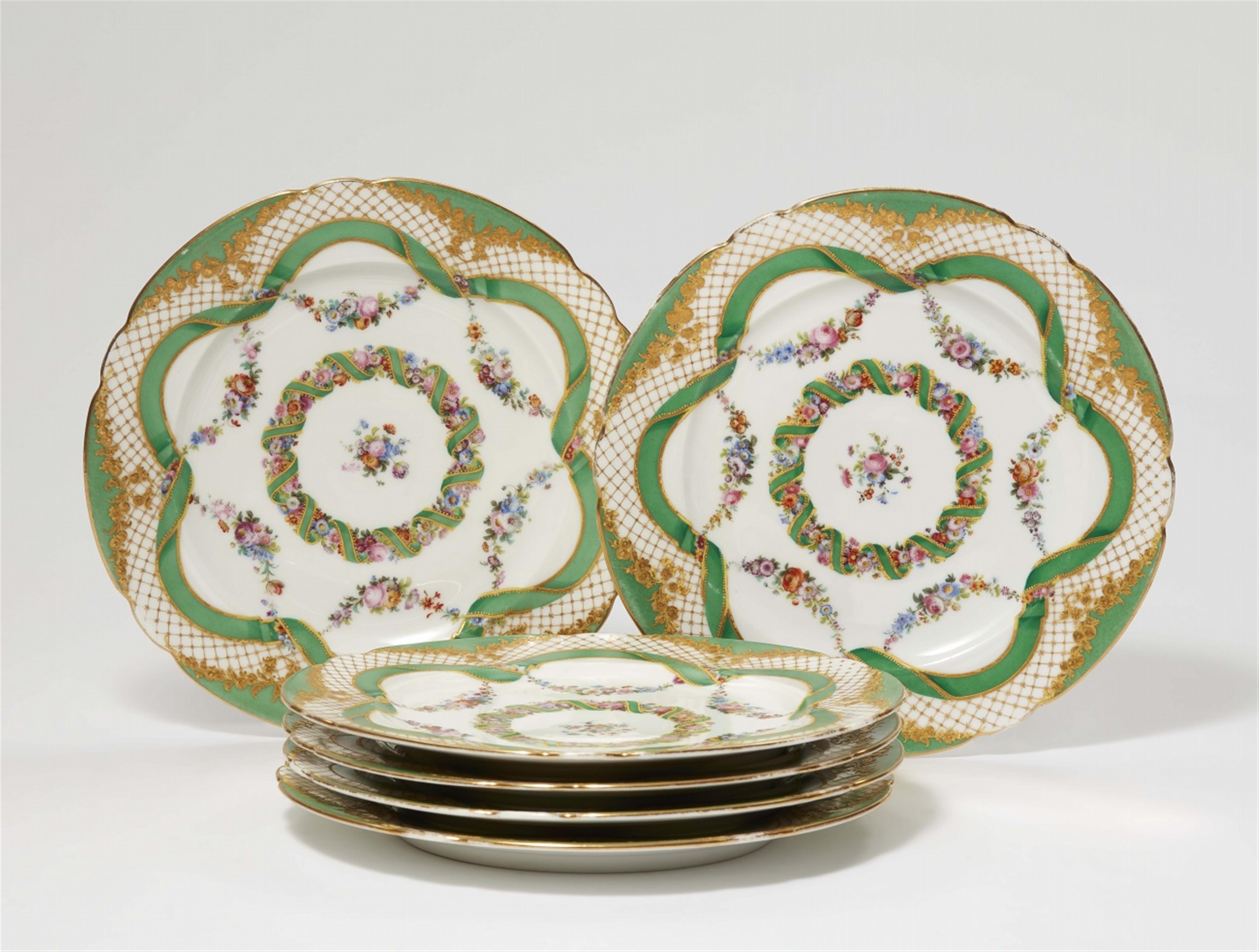 Six Parisian porcelain plates in the Louis XVI style - image-1