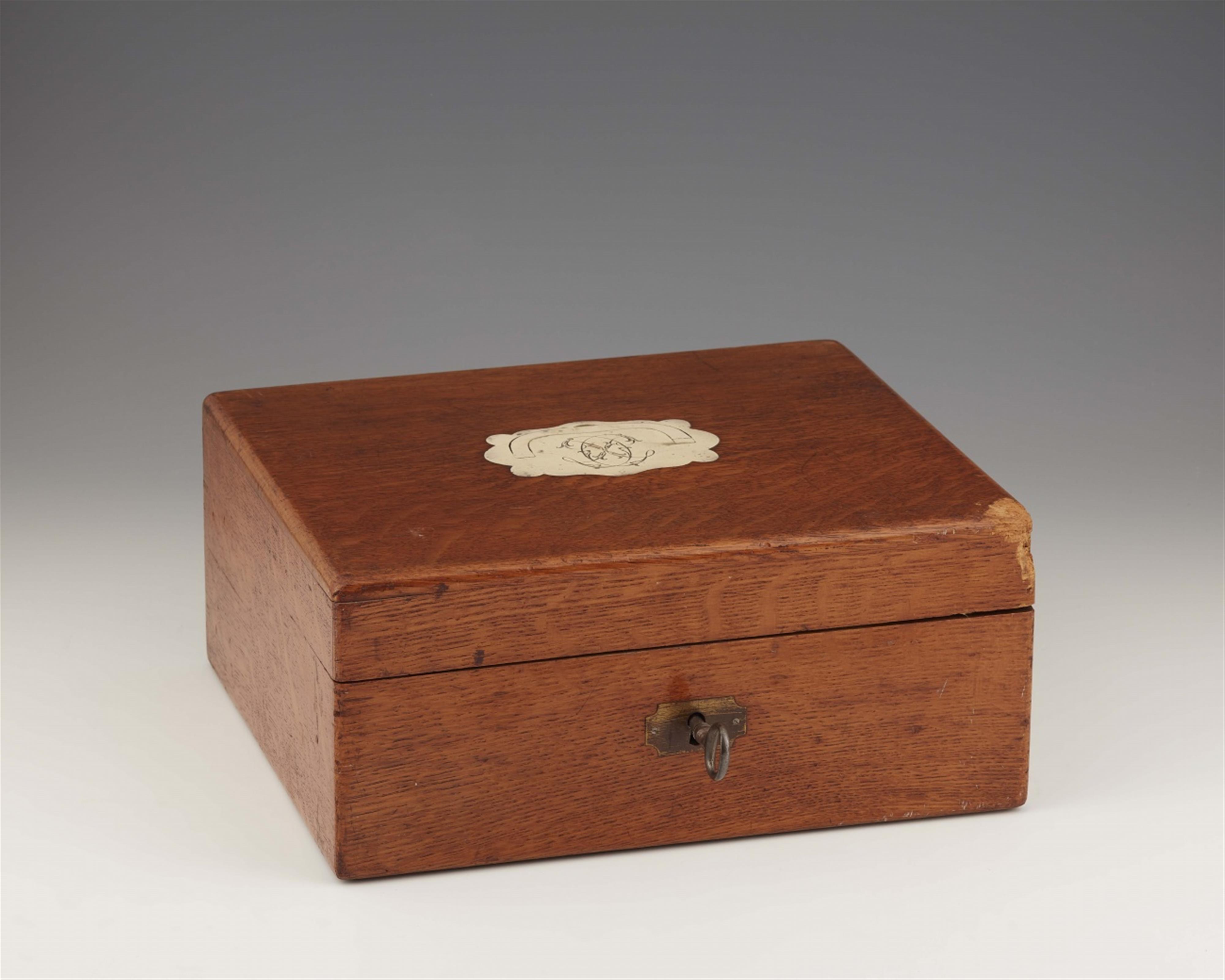 A set of Parisian silver gilt dessert cutlery in a fitted case - image-3