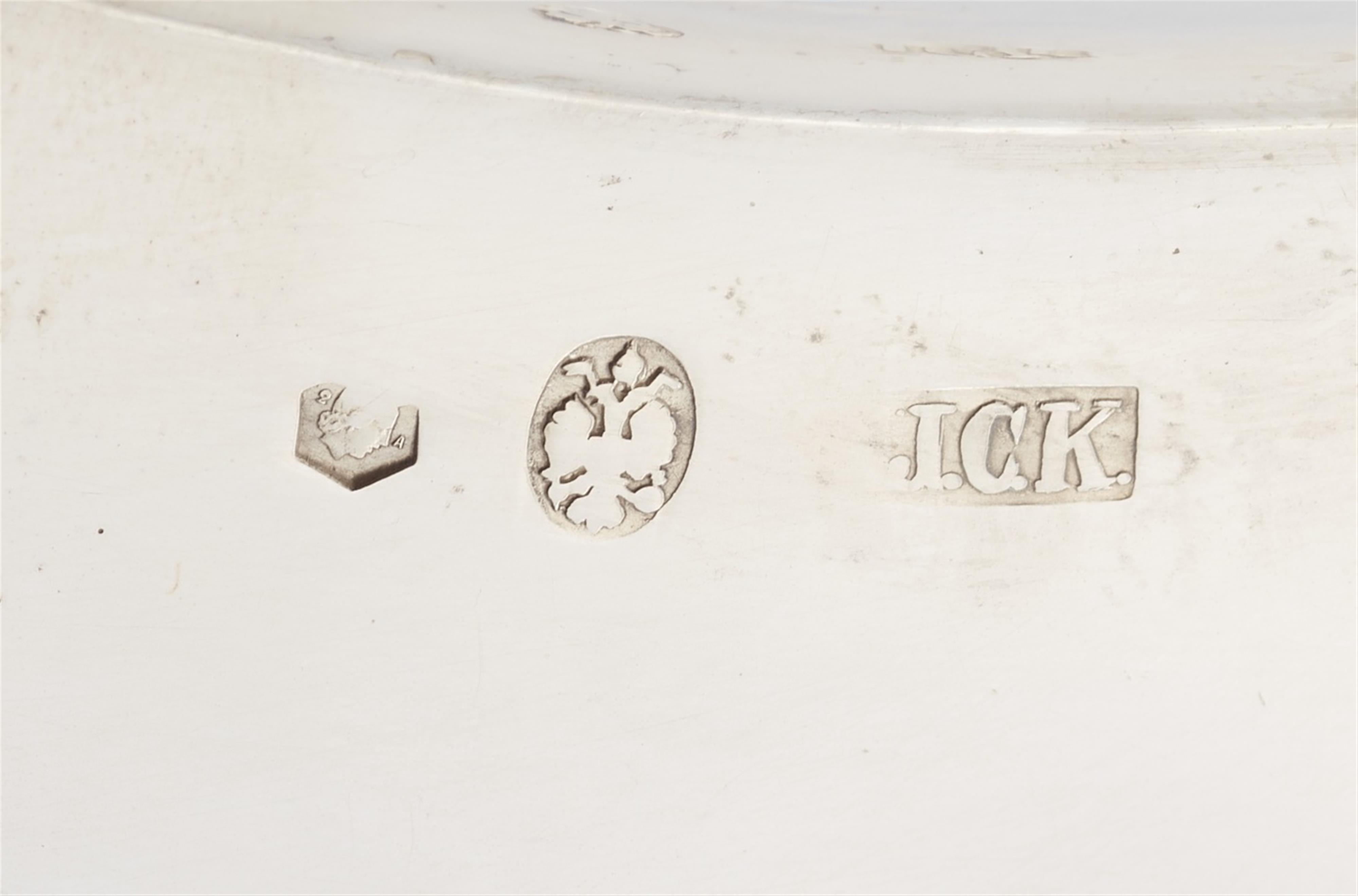 A pair of Vienna silver plates - image-3