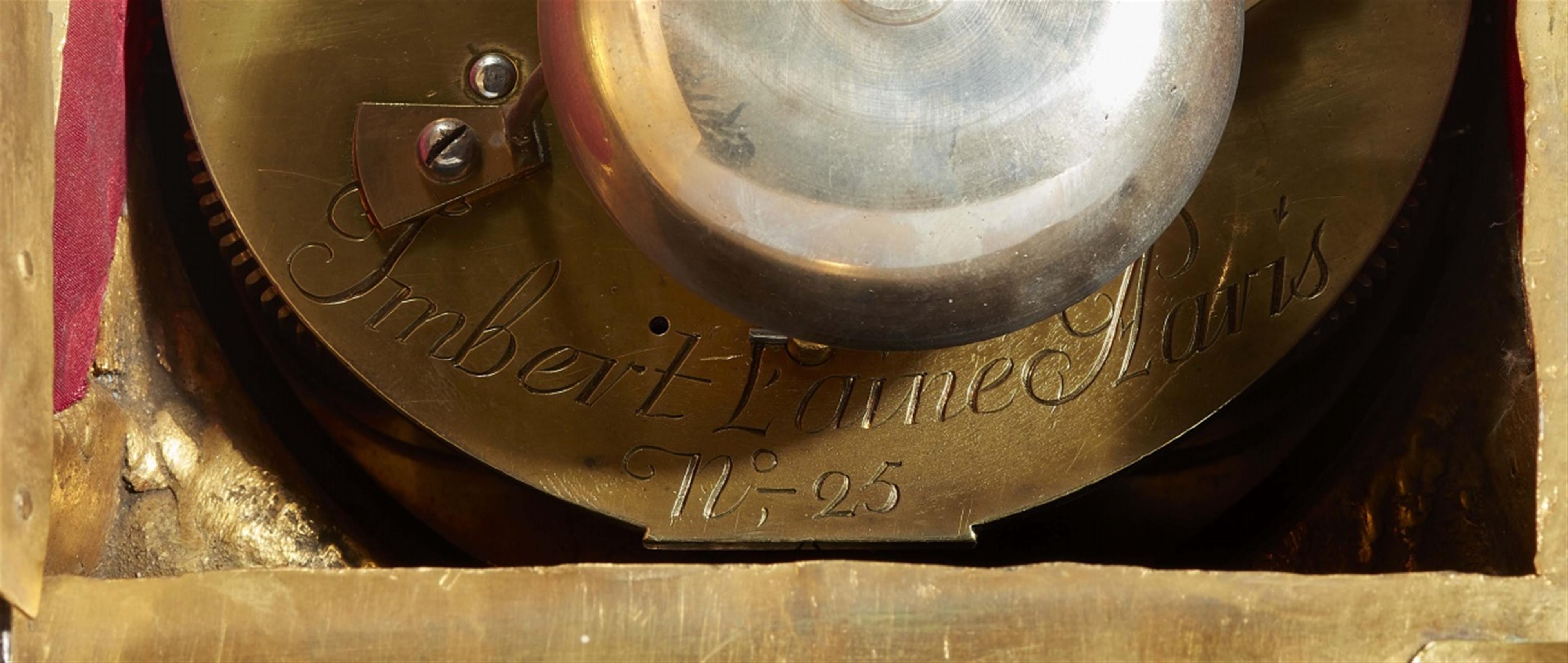 A Parisian ormolu pendulum clock with symbols of love and war - image-2