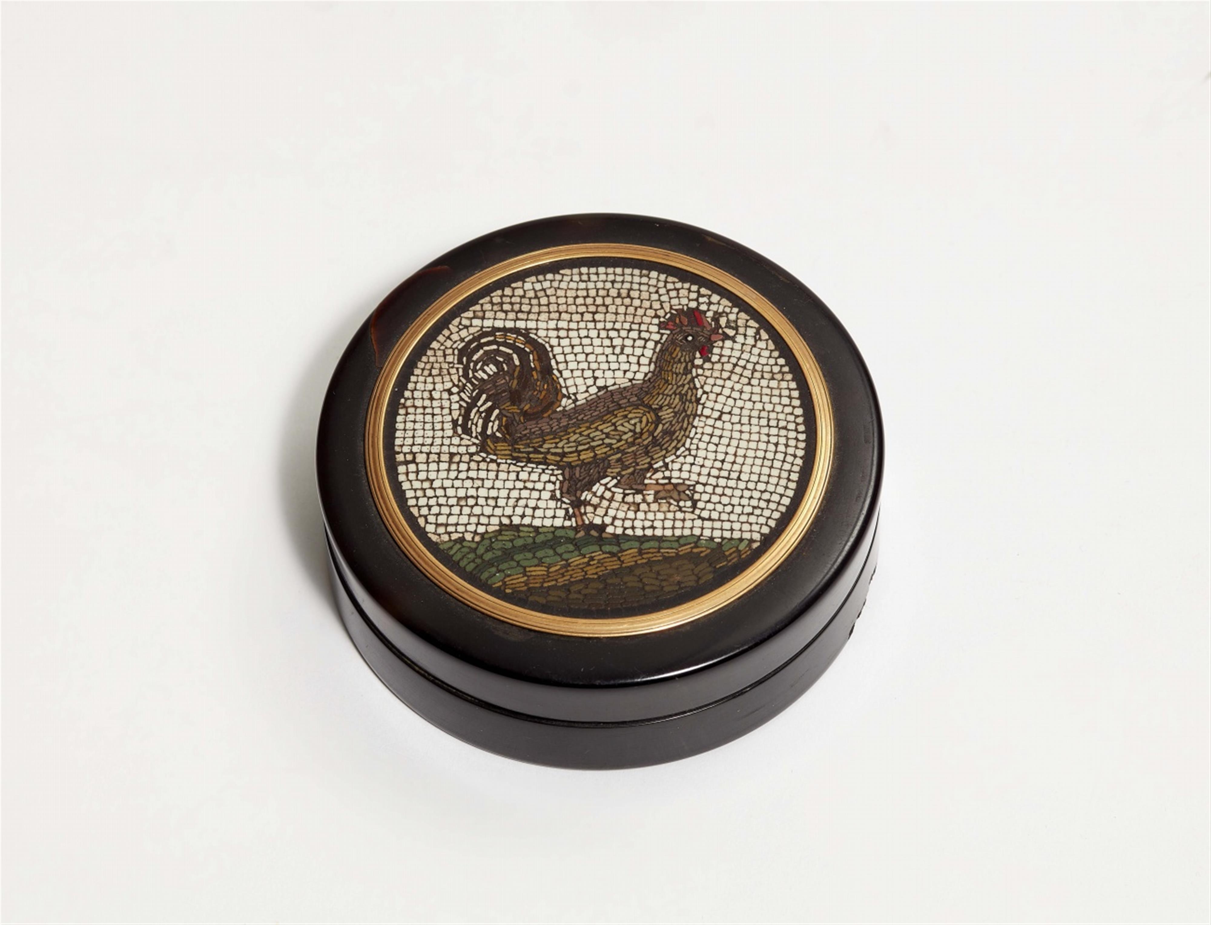 An Italian tortoiseshell box with a micromosaic plaque depicting a crowing rooster - image-1