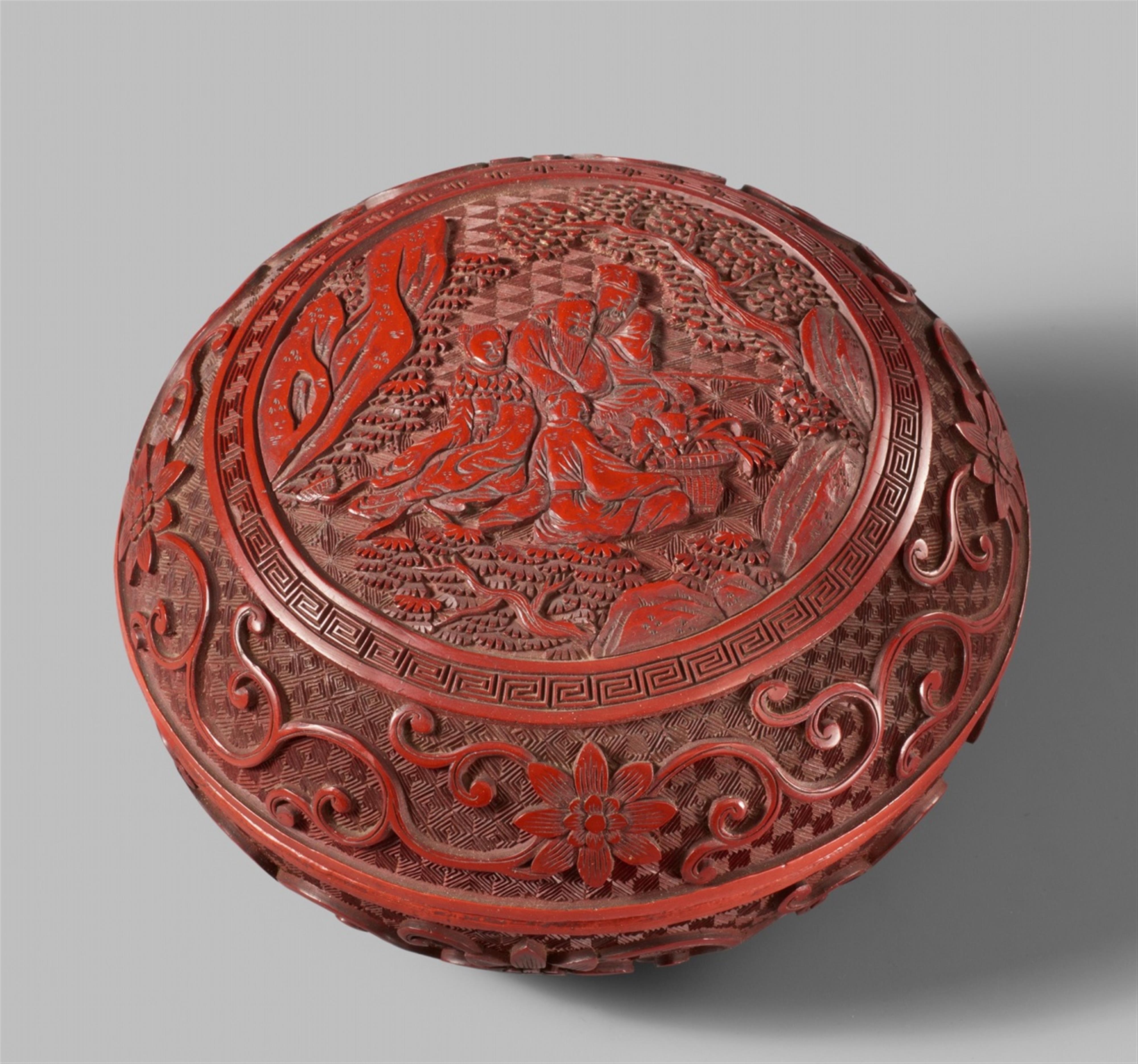 A round carved red lacquer box. 19th century - image-1