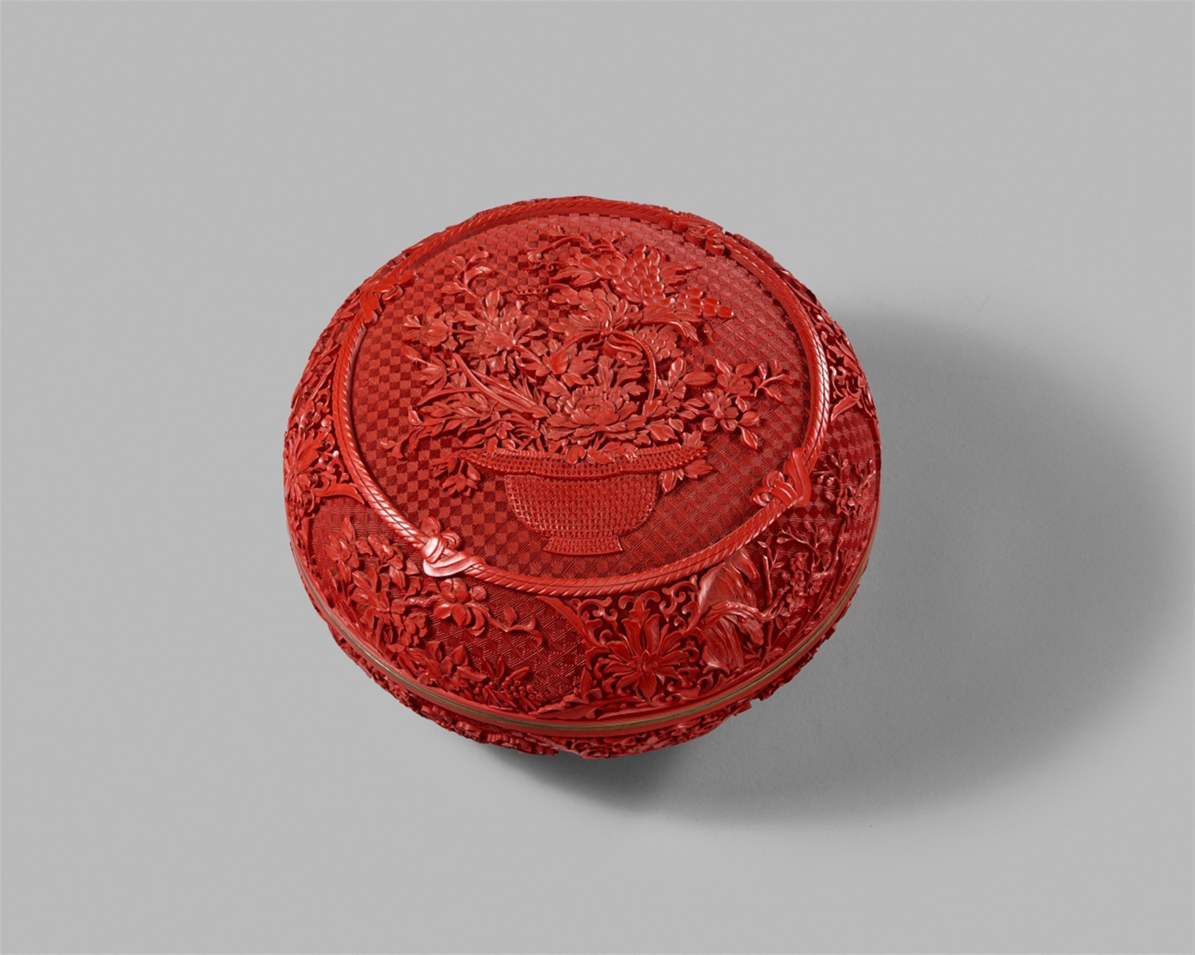 A large carved red lacquer lidded box. Beijing. Ca. 1970 - image-1