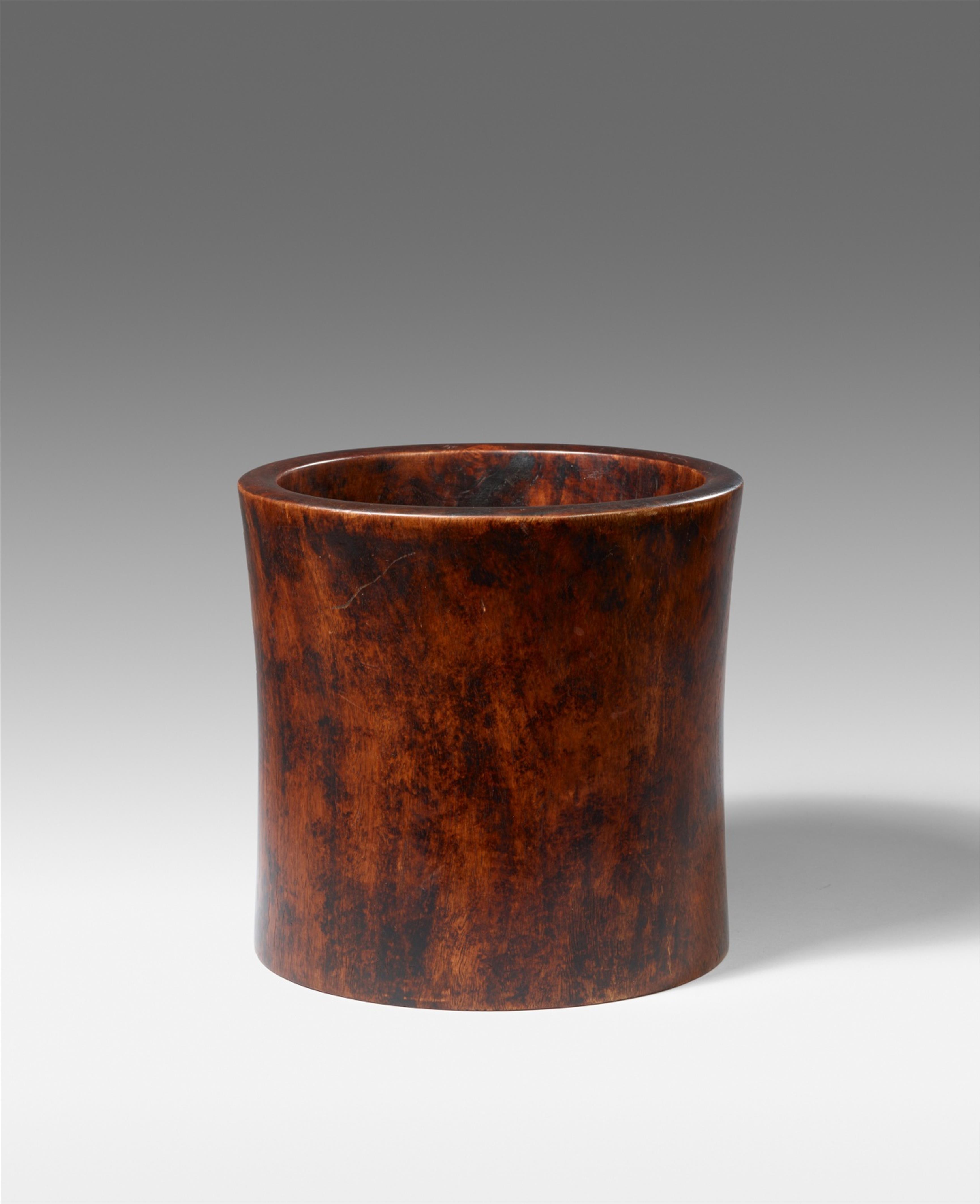 A very large hongmu wood brush pot or scroll holder. Qing dynasty, 18th/19th century - image-1