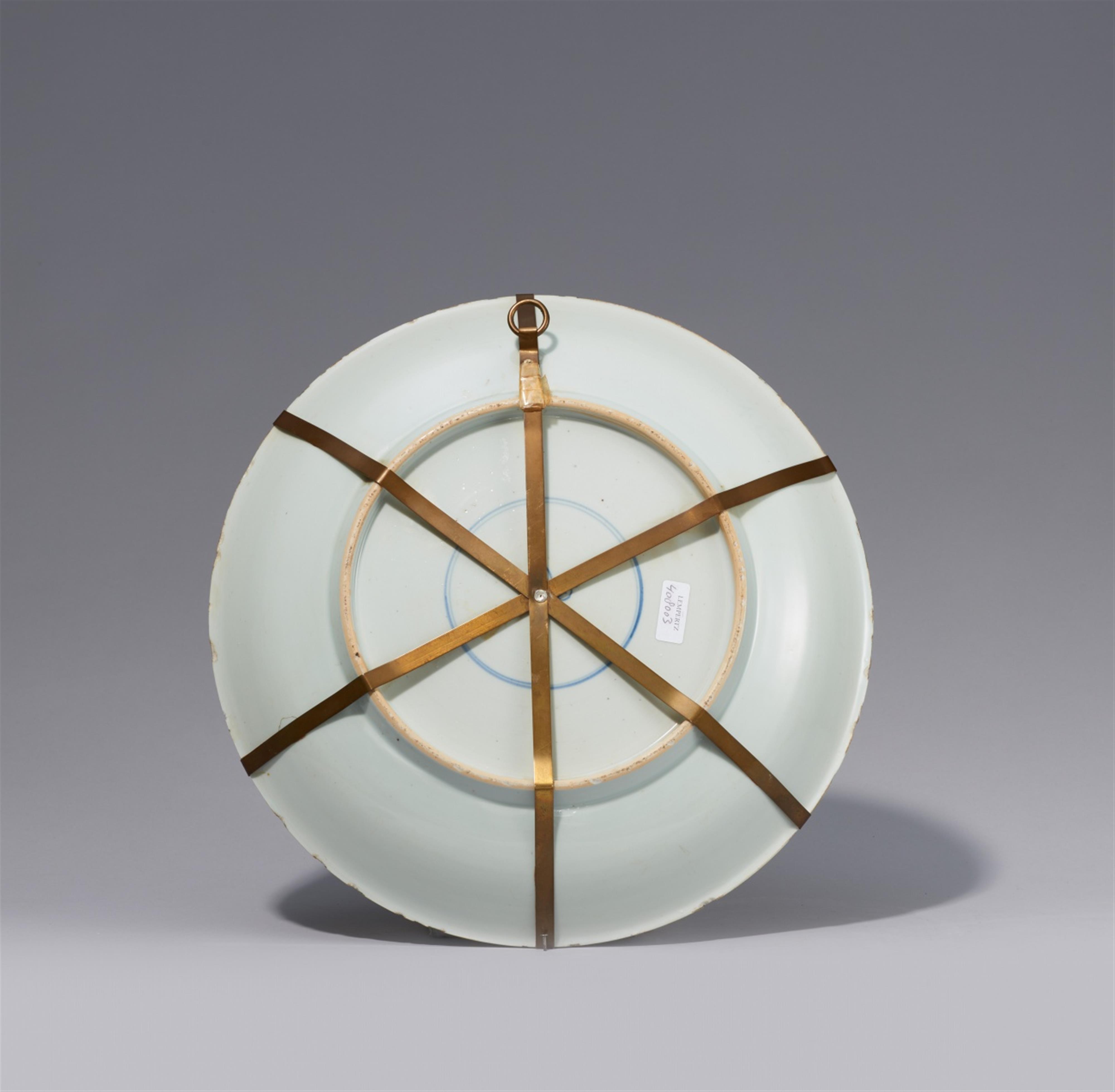 A large blue and white dish. Kangxi period (1662–1722) - image-2